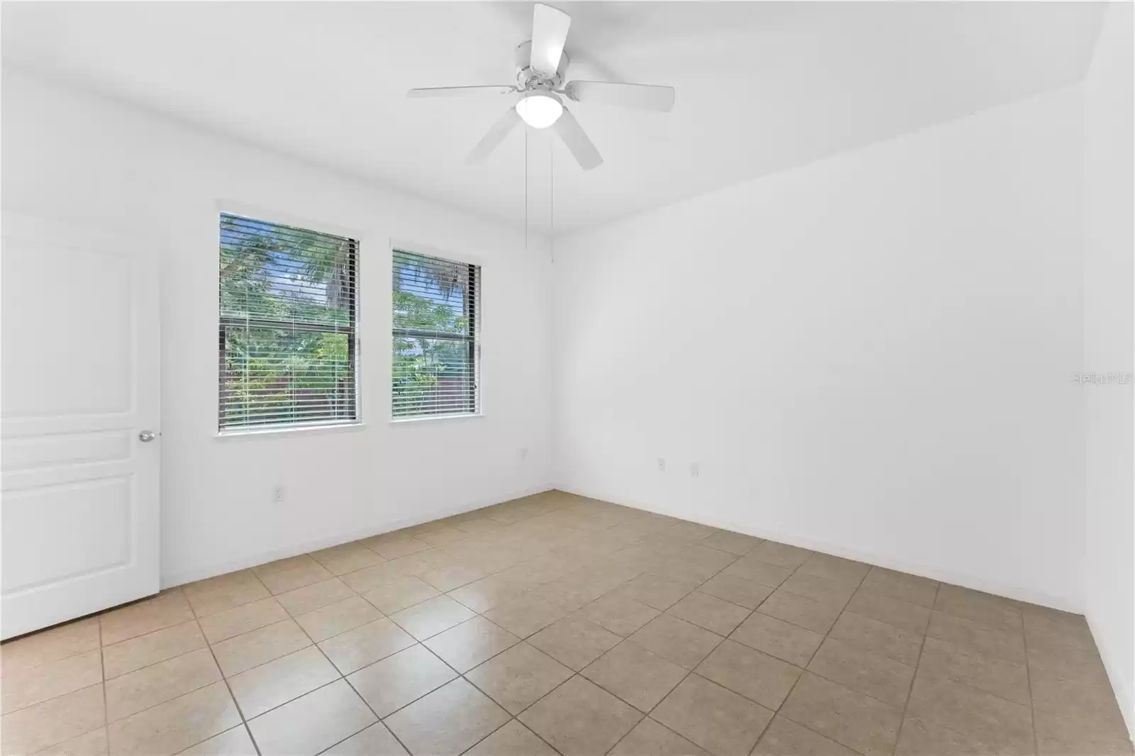 3099 POINTE PLACE AVENUE, KISSIMMEE, Florida 34758, 4 Bedrooms Bedrooms, ,2 BathroomsBathrooms,Residential Lease,For Rent,POINTE PLACE,MFRO6221371