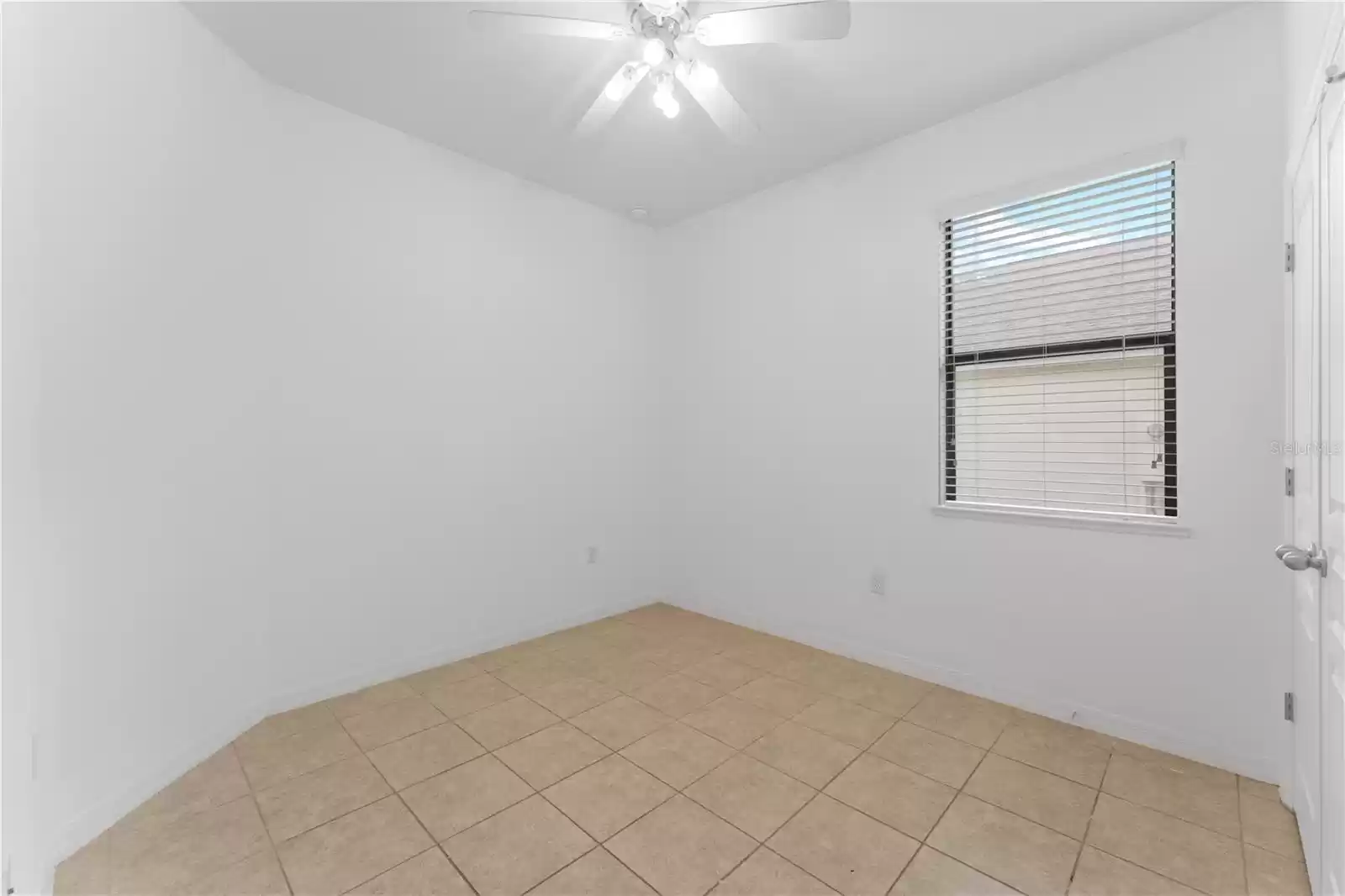 3099 POINTE PLACE AVENUE, KISSIMMEE, Florida 34758, 4 Bedrooms Bedrooms, ,2 BathroomsBathrooms,Residential Lease,For Rent,POINTE PLACE,MFRO6221371