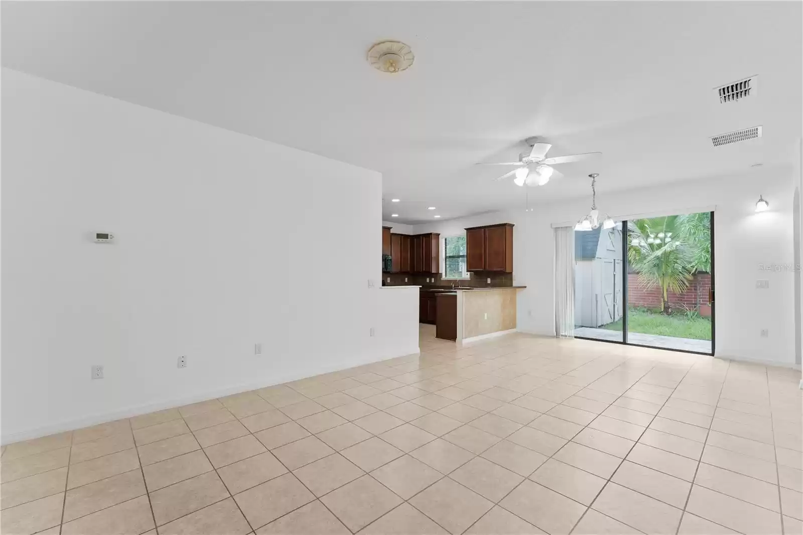 3099 POINTE PLACE AVENUE, KISSIMMEE, Florida 34758, 4 Bedrooms Bedrooms, ,2 BathroomsBathrooms,Residential Lease,For Rent,POINTE PLACE,MFRO6221371