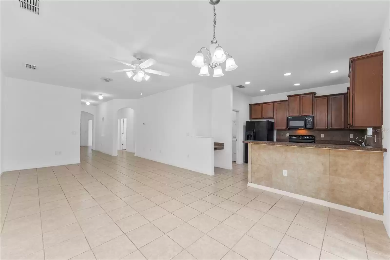 3099 POINTE PLACE AVENUE, KISSIMMEE, Florida 34758, 4 Bedrooms Bedrooms, ,2 BathroomsBathrooms,Residential Lease,For Rent,POINTE PLACE,MFRO6221371