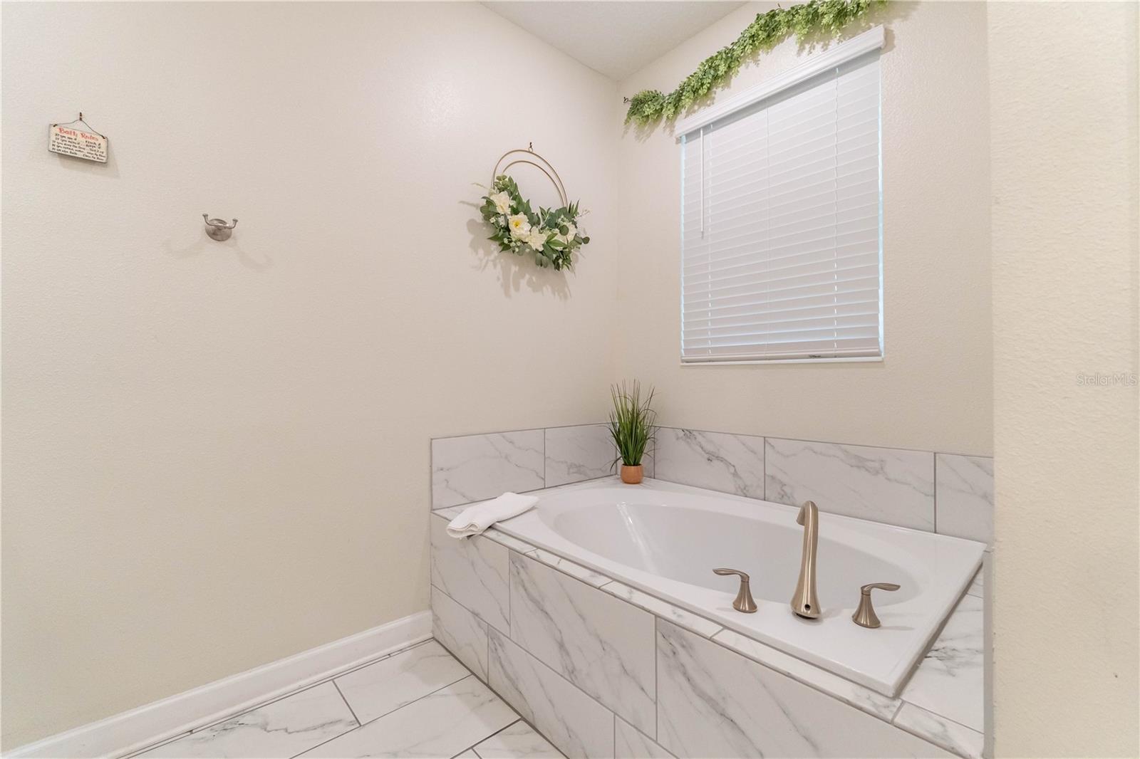 4562 Narrative Ln, Kissimmee, Florida 34746, 9 Bedrooms Bedrooms, ,5 BathroomsBathrooms,Residential,For Sale,NARRATIVE,O6219001