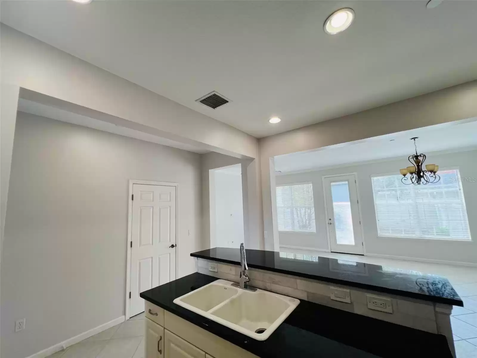 Kitchen island to family room