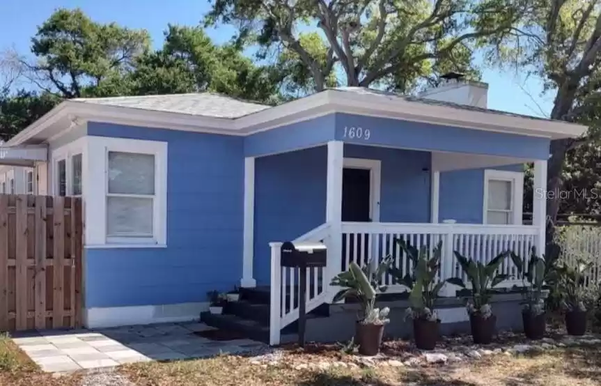 1609 FORT HARRISON AVENUE, CLEARWATER, Florida 33755, 2 Bedrooms Bedrooms, ,2 BathroomsBathrooms,Residential Lease,For Rent,FORT HARRISON,MFRU8249119