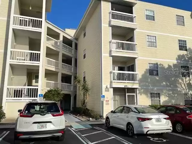 6817 STONES THROW CIRCLE, SAINT PETERSBURG, Florida 33710, 2 Bedrooms Bedrooms, ,2 BathroomsBathrooms,Residential Lease,For Rent,STONES THROW,MFRU8249786