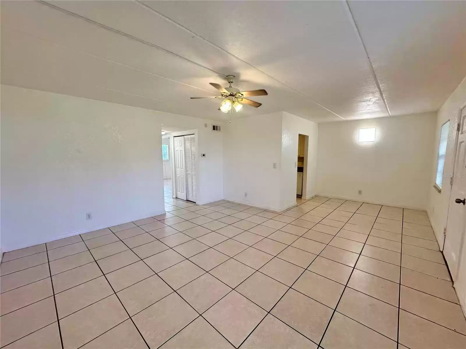 302 SPRING GARDEN AVENUE, DELAND, Florida 32720, 2 Bedrooms Bedrooms, ,1 BathroomBathrooms,Residential Lease,For Rent,SPRING GARDEN,MFRO6221635