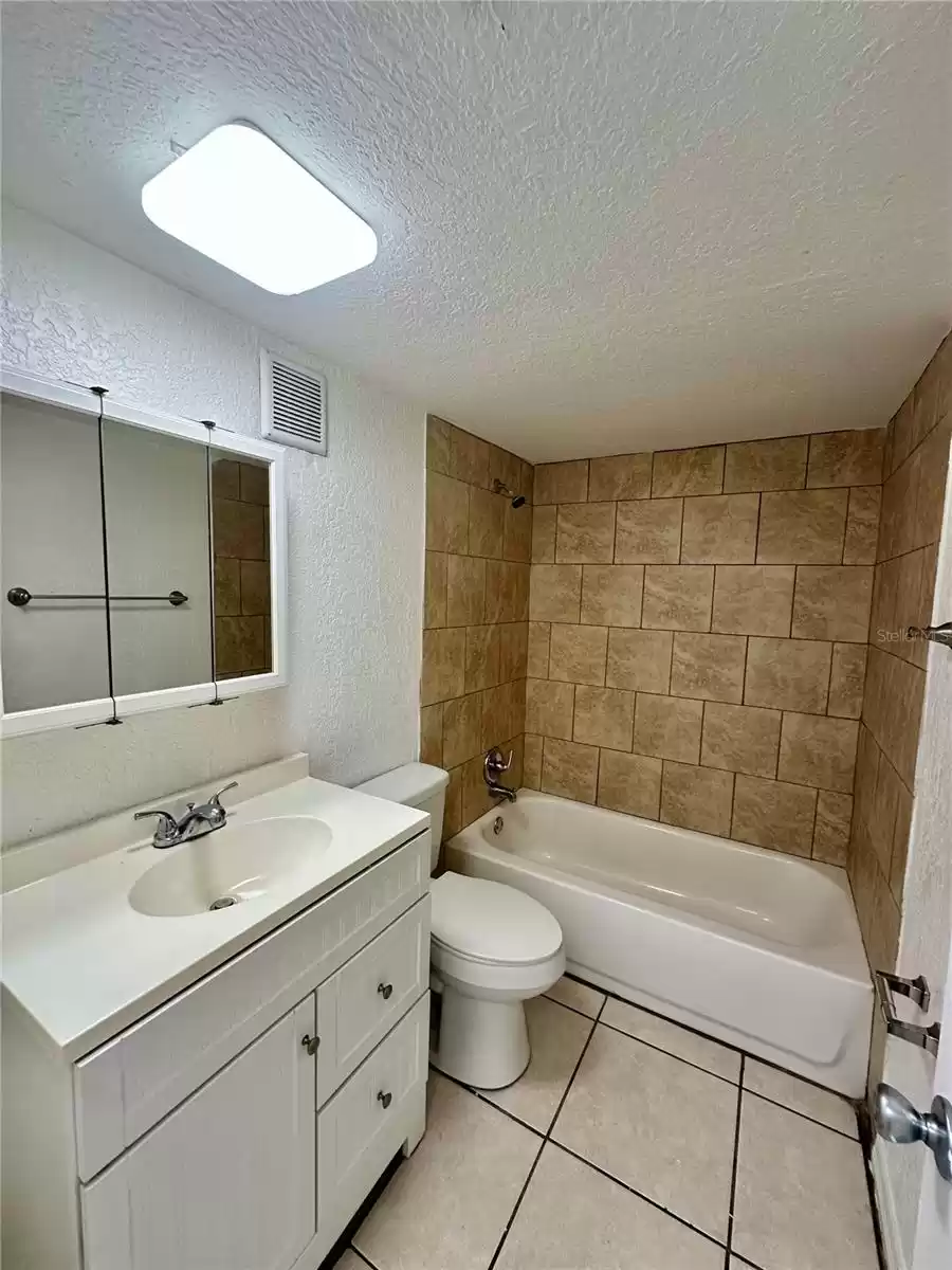 302 SPRING GARDEN AVENUE, DELAND, Florida 32720, 2 Bedrooms Bedrooms, ,1 BathroomBathrooms,Residential Lease,For Rent,SPRING GARDEN,MFRO6221635