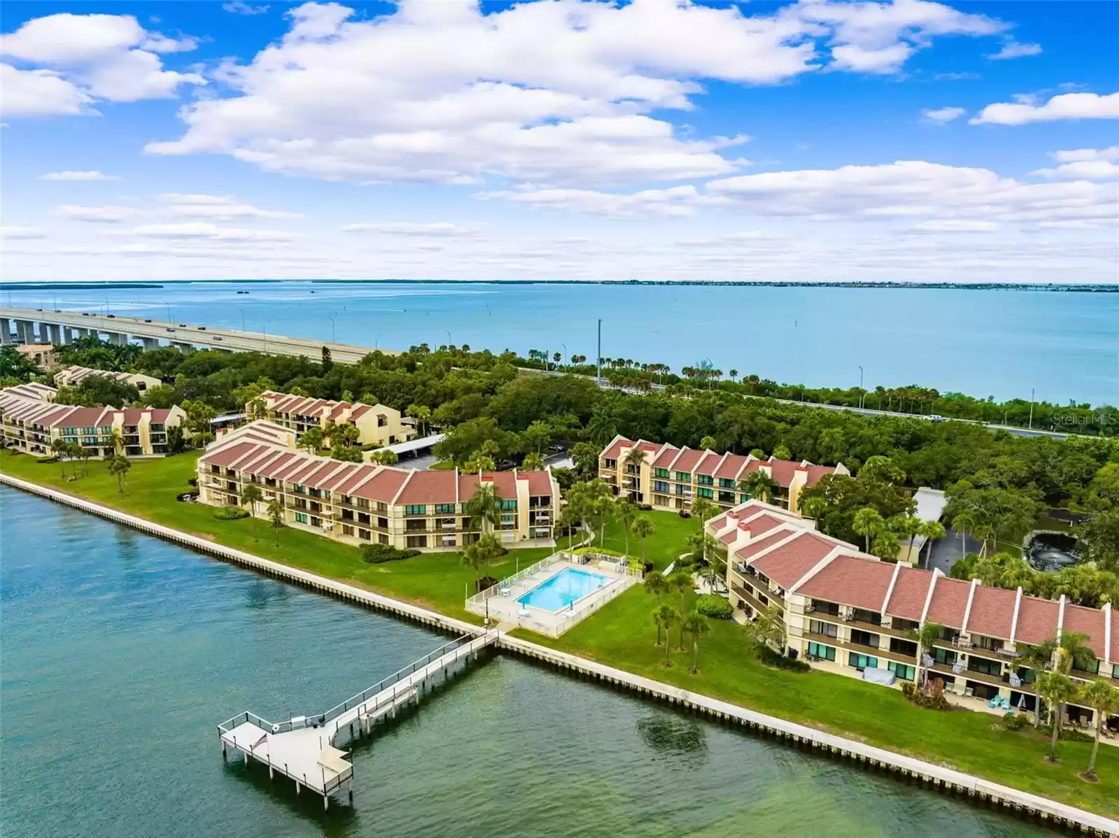 7500 SUNSHINE SKYWAY LANE, SAINT PETERSBURG, Florida 33711, 2 Bedrooms Bedrooms, ,2 BathroomsBathrooms,Residential Lease,For Rent,SUNSHINE SKYWAY,MFRW7866395