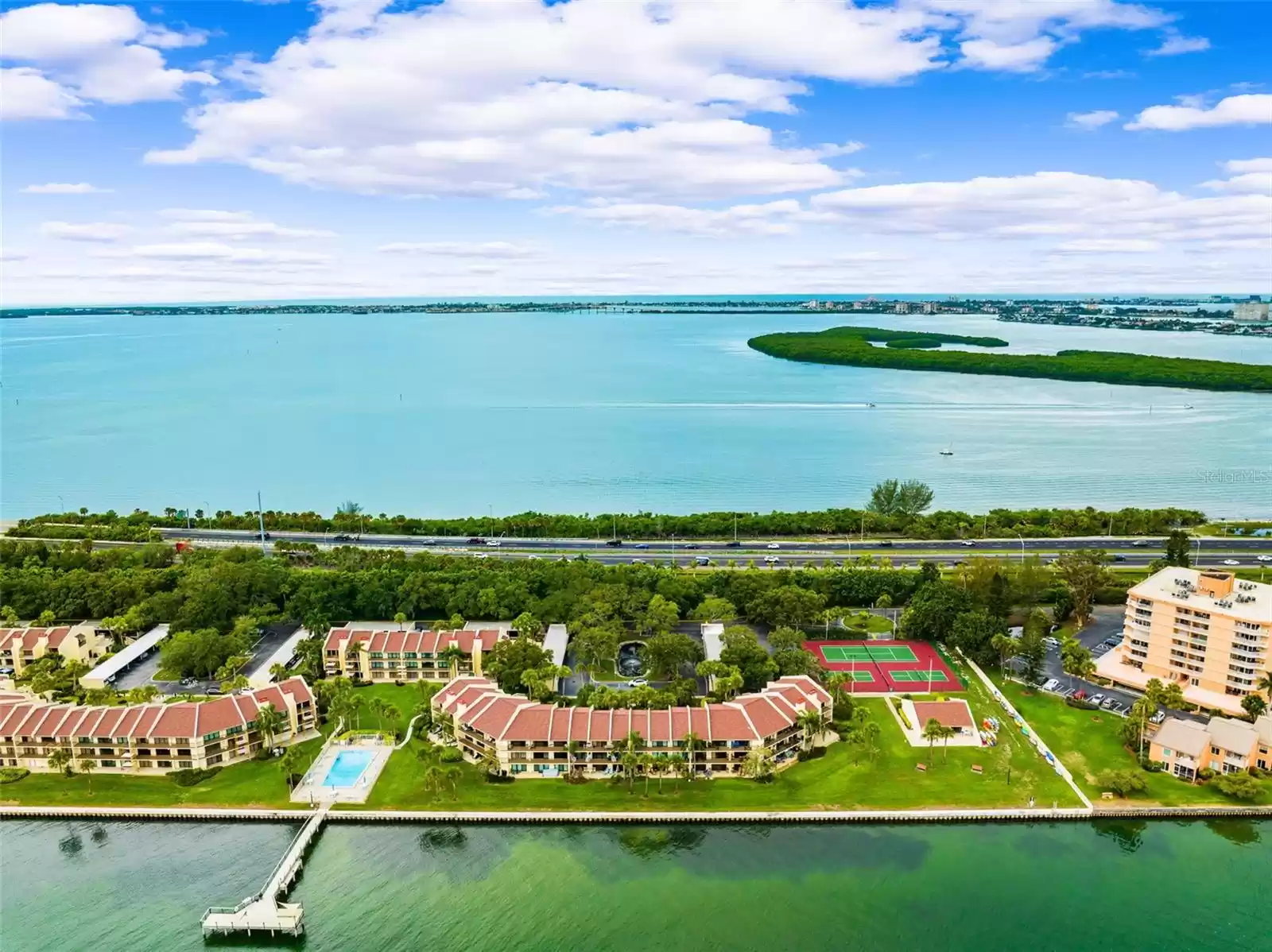 7500 SUNSHINE SKYWAY LANE, SAINT PETERSBURG, Florida 33711, 2 Bedrooms Bedrooms, ,2 BathroomsBathrooms,Residential Lease,For Rent,SUNSHINE SKYWAY,MFRW7866395