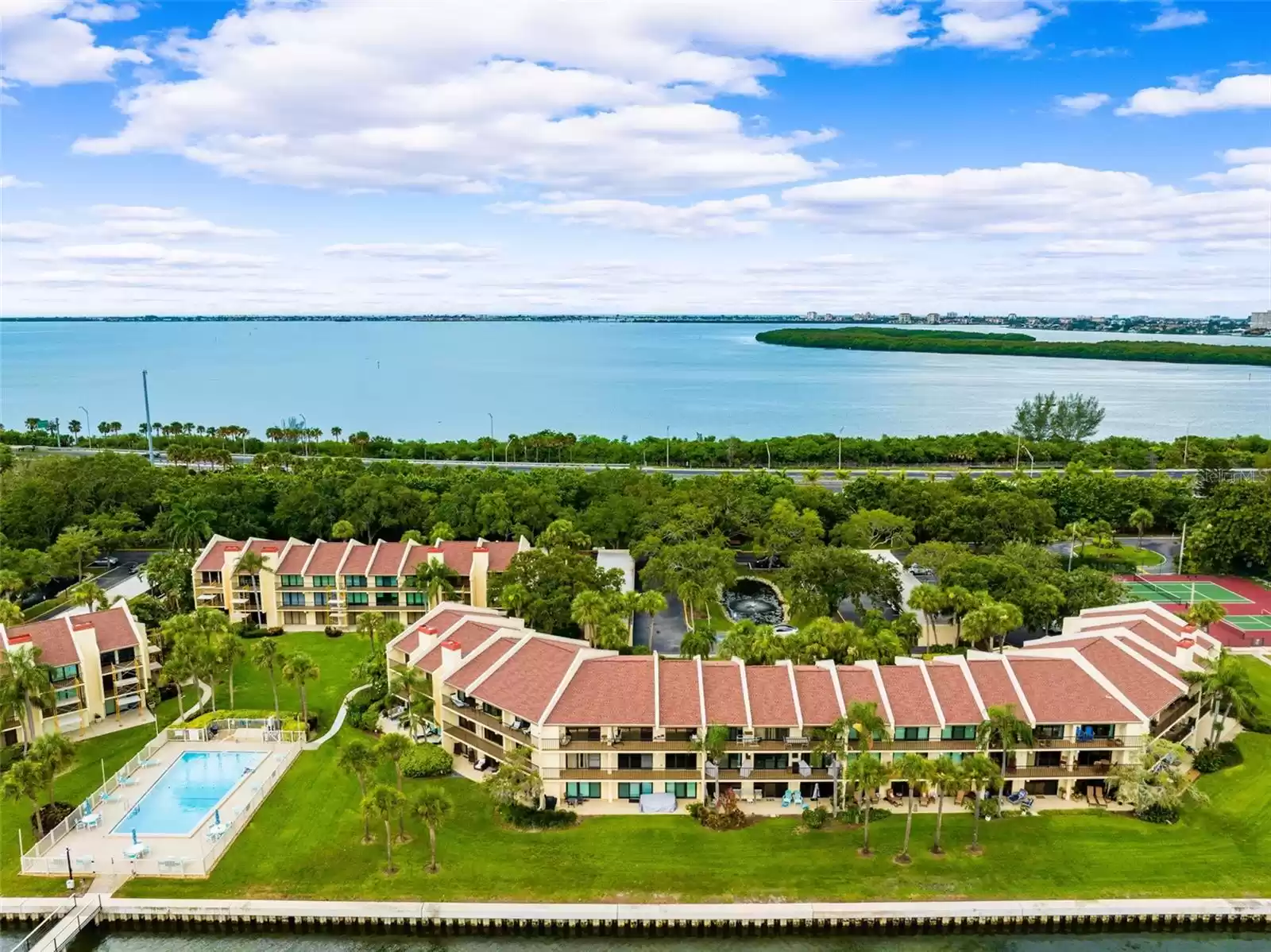 7500 SUNSHINE SKYWAY LANE, SAINT PETERSBURG, Florida 33711, 2 Bedrooms Bedrooms, ,2 BathroomsBathrooms,Residential Lease,For Rent,SUNSHINE SKYWAY,MFRW7866395