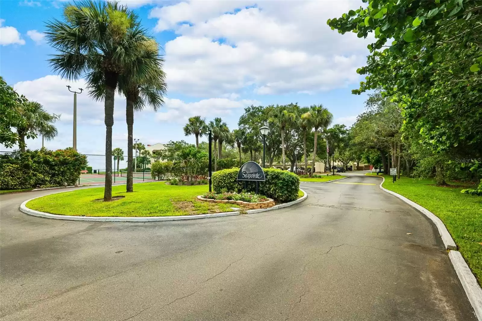 7500 SUNSHINE SKYWAY LANE, SAINT PETERSBURG, Florida 33711, 2 Bedrooms Bedrooms, ,2 BathroomsBathrooms,Residential Lease,For Rent,SUNSHINE SKYWAY,MFRW7866395