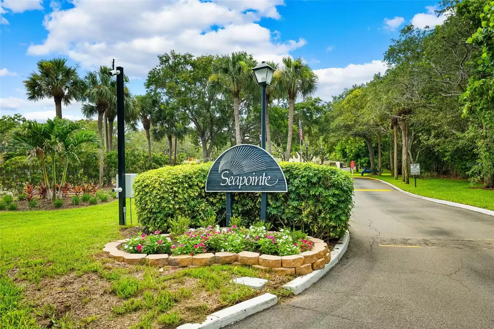 7500 SUNSHINE SKYWAY LANE, SAINT PETERSBURG, Florida 33711, 2 Bedrooms Bedrooms, ,2 BathroomsBathrooms,Residential Lease,For Rent,SUNSHINE SKYWAY,MFRW7866395