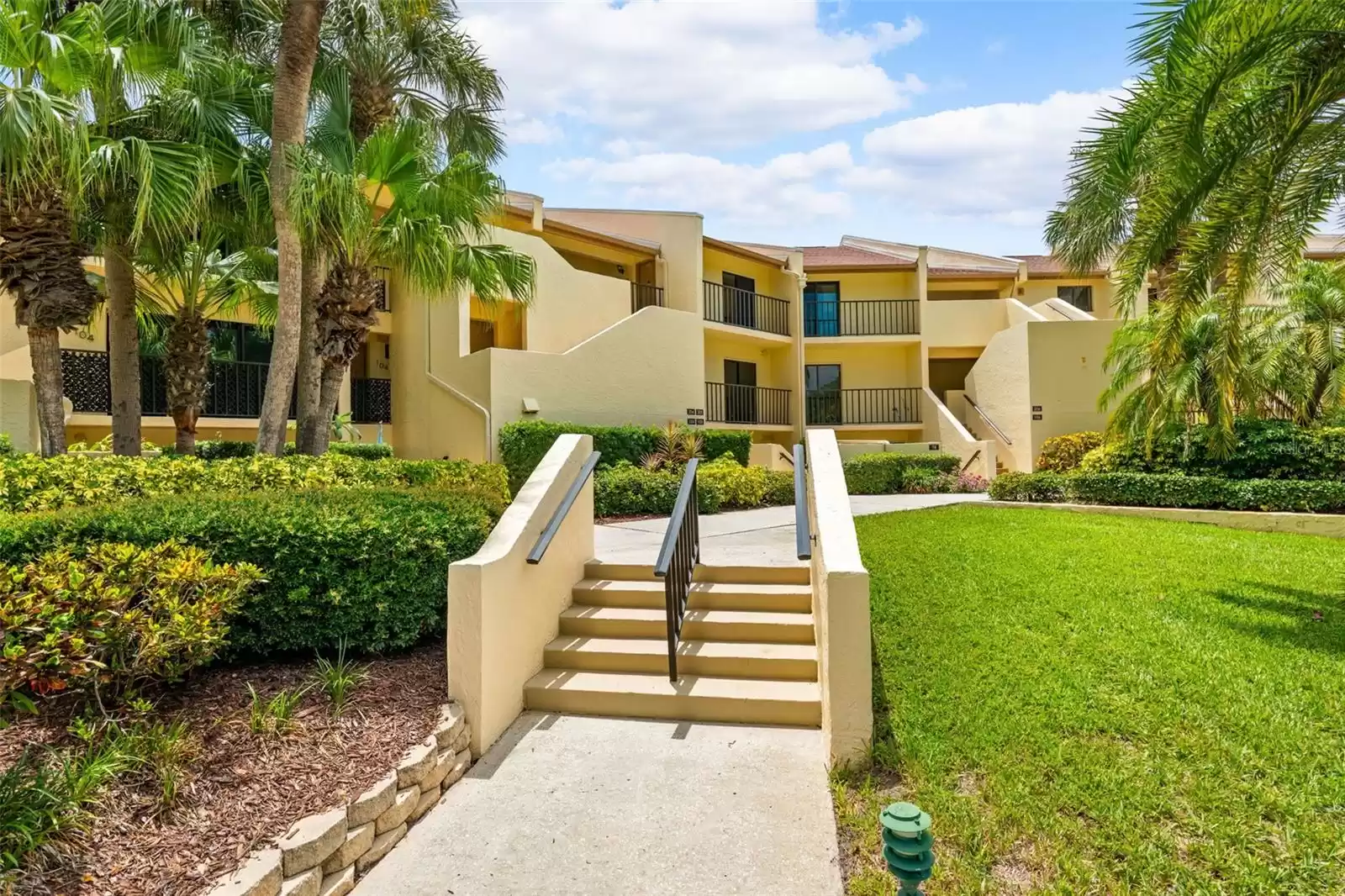 7500 SUNSHINE SKYWAY LANE, SAINT PETERSBURG, Florida 33711, 2 Bedrooms Bedrooms, ,2 BathroomsBathrooms,Residential Lease,For Rent,SUNSHINE SKYWAY,MFRW7866395