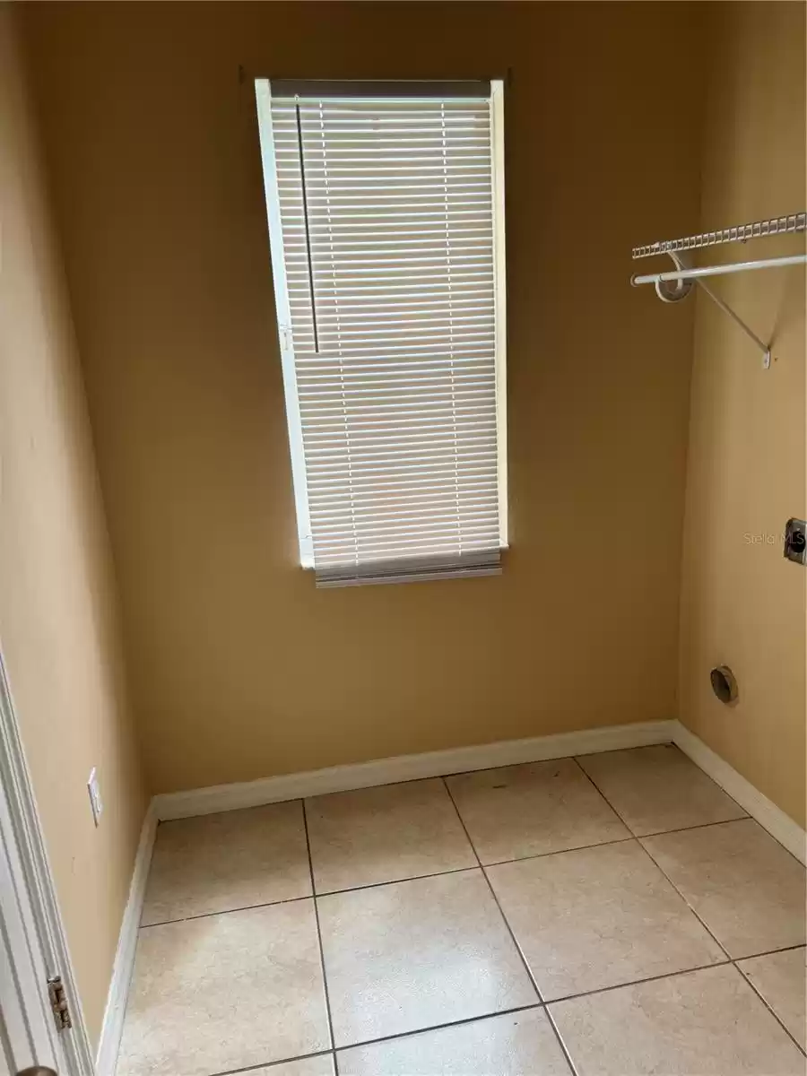 1037 DUDLEY DRIVE, KISSIMMEE, Florida 34758, 3 Bedrooms Bedrooms, ,2 BathroomsBathrooms,Residential Lease,For Rent,DUDLEY,MFRS5108300