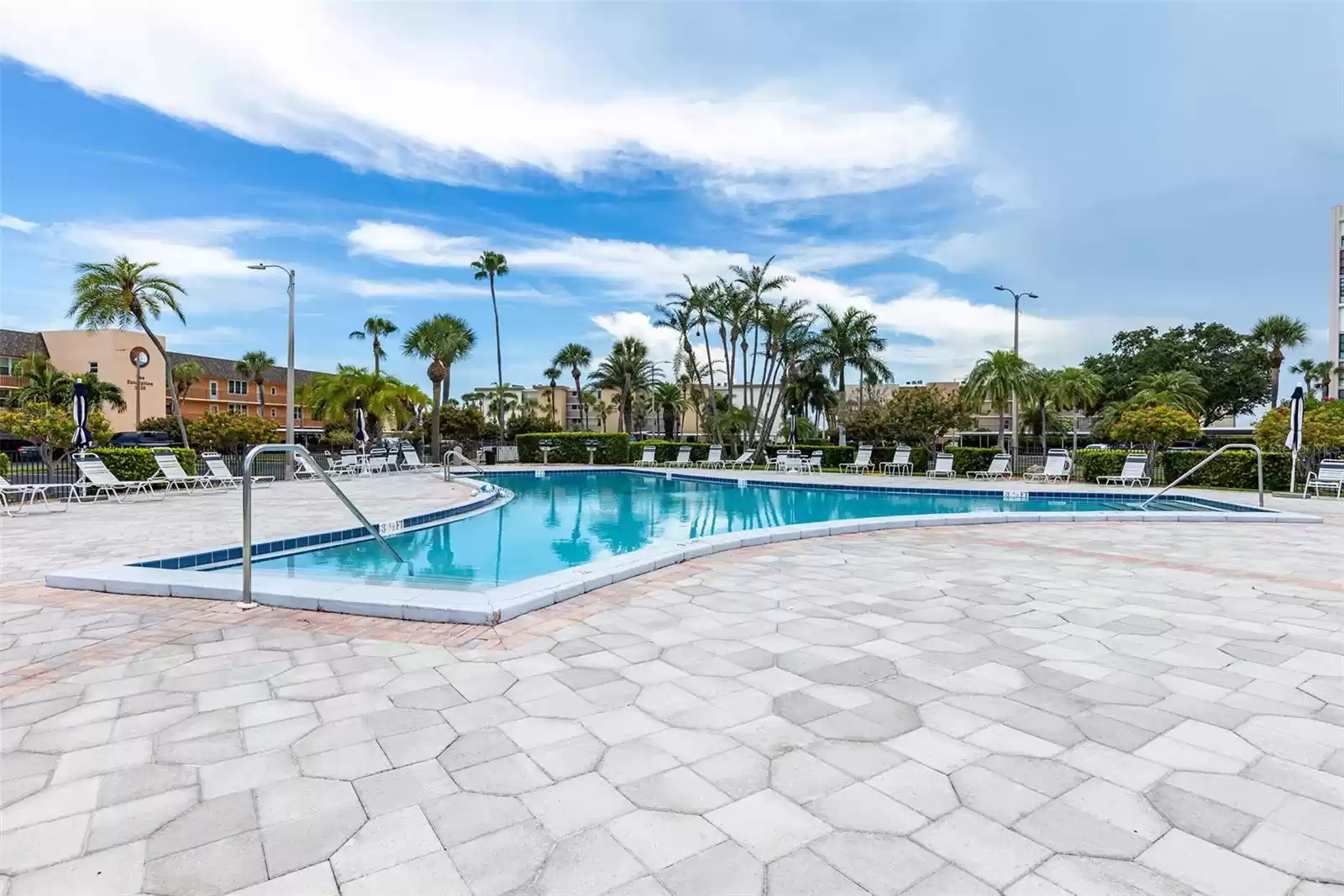 7400 SUN ISLAND DRIVE, SOUTH PASADENA, Florida 33707, 2 Bedrooms Bedrooms, ,2 BathroomsBathrooms,Residential Lease,For Rent,SUN ISLAND,MFRU8249511