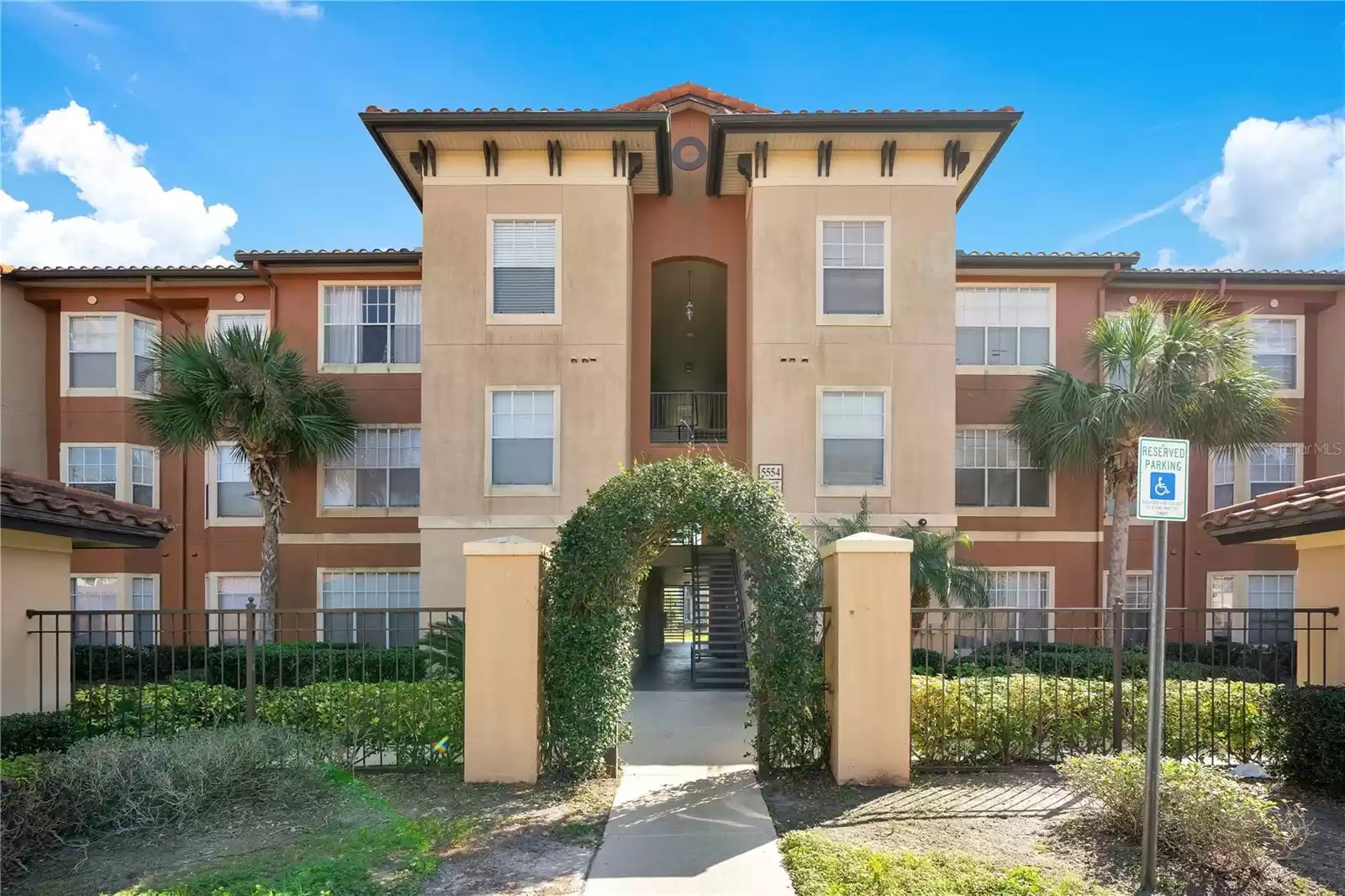 5554 METROWEST BOULEVARD, ORLANDO, Florida 32811, 2 Bedrooms Bedrooms, ,2 BathroomsBathrooms,Residential Lease,For Rent,METROWEST,MFRO6222237