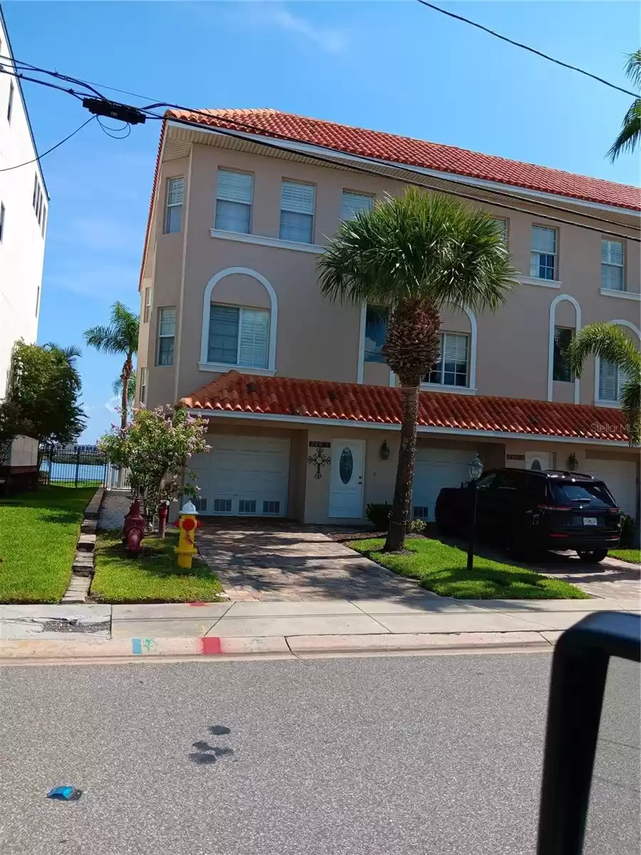 200 BRIGHTWATER DRIVE, CLEARWATER, Florida 33767, 4 Bedrooms Bedrooms, ,3 BathroomsBathrooms,Residential Lease,For Rent,BRIGHTWATER,MFRU8249504