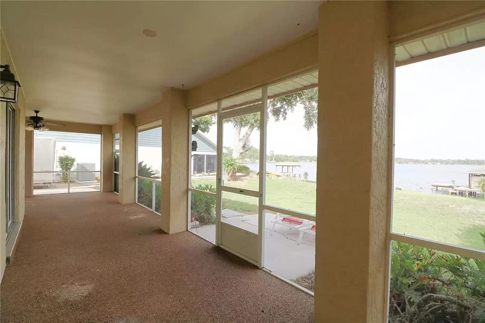 Large lanai with gorgeous views of Lake Daisy