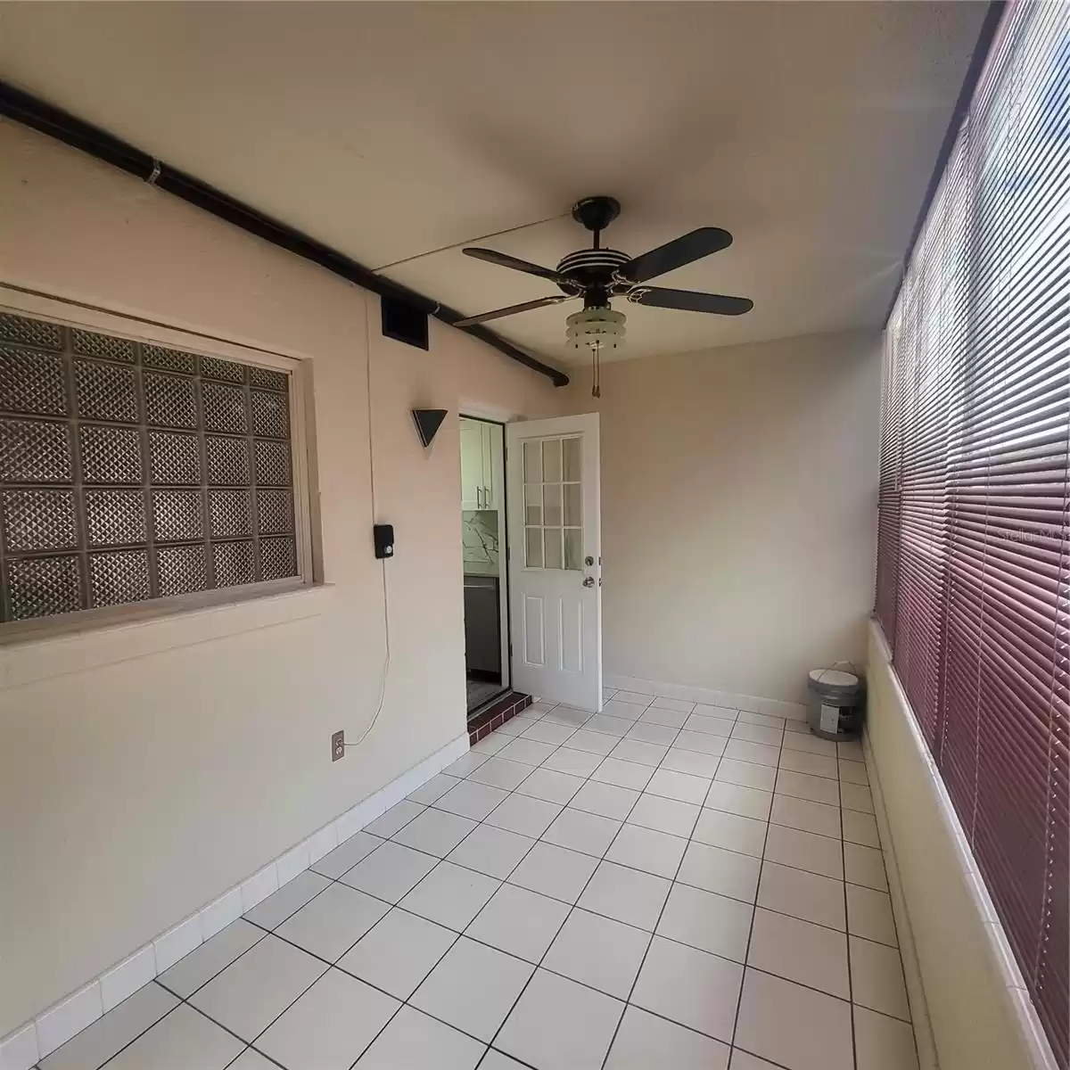 911 WASHINGTON AVENUE, LARGO, Florida 33770, 1 Bedroom Bedrooms, ,1 BathroomBathrooms,Residential Lease,For Rent,WASHINGTON,MFRU8248306