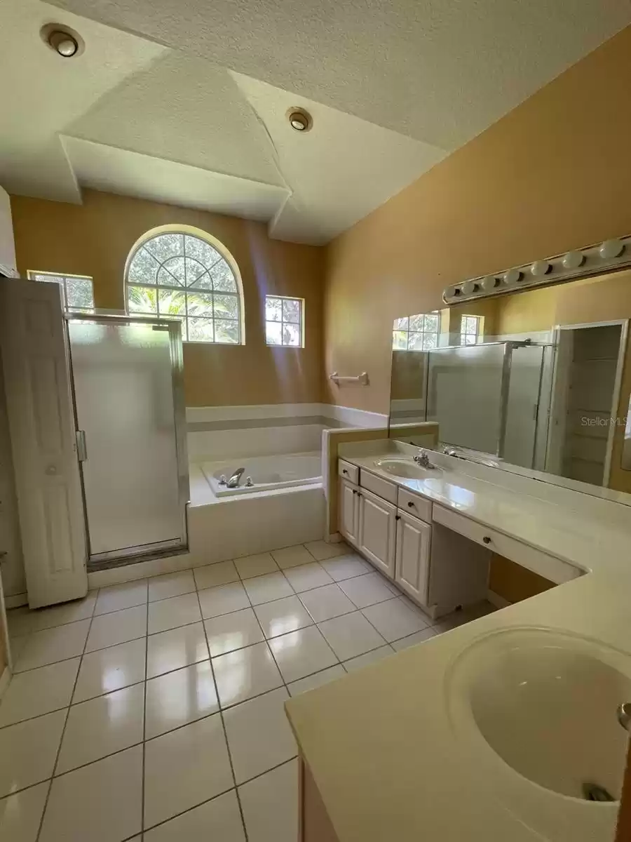 7741 BARDMOOR HILL CIRCLE, ORLANDO, Florida 32835, 4 Bedrooms Bedrooms, ,2 BathroomsBathrooms,Residential Lease,For Rent,BARDMOOR HILL,MFRO6222645