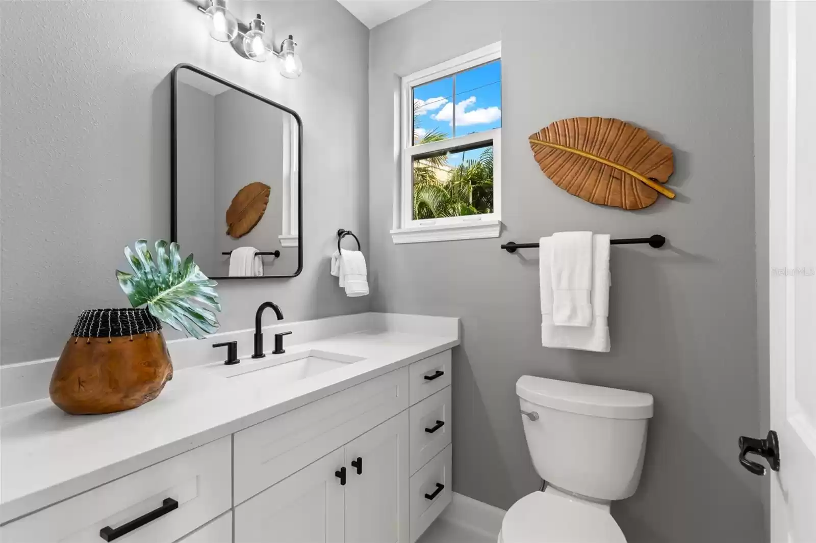 1340 BAYSHORE BOULEVARD, DUNEDIN, Florida 34698, 3 Bedrooms Bedrooms, ,2 BathroomsBathrooms,Residential,For Sale,BAYSHORE,0,MFRU8249995