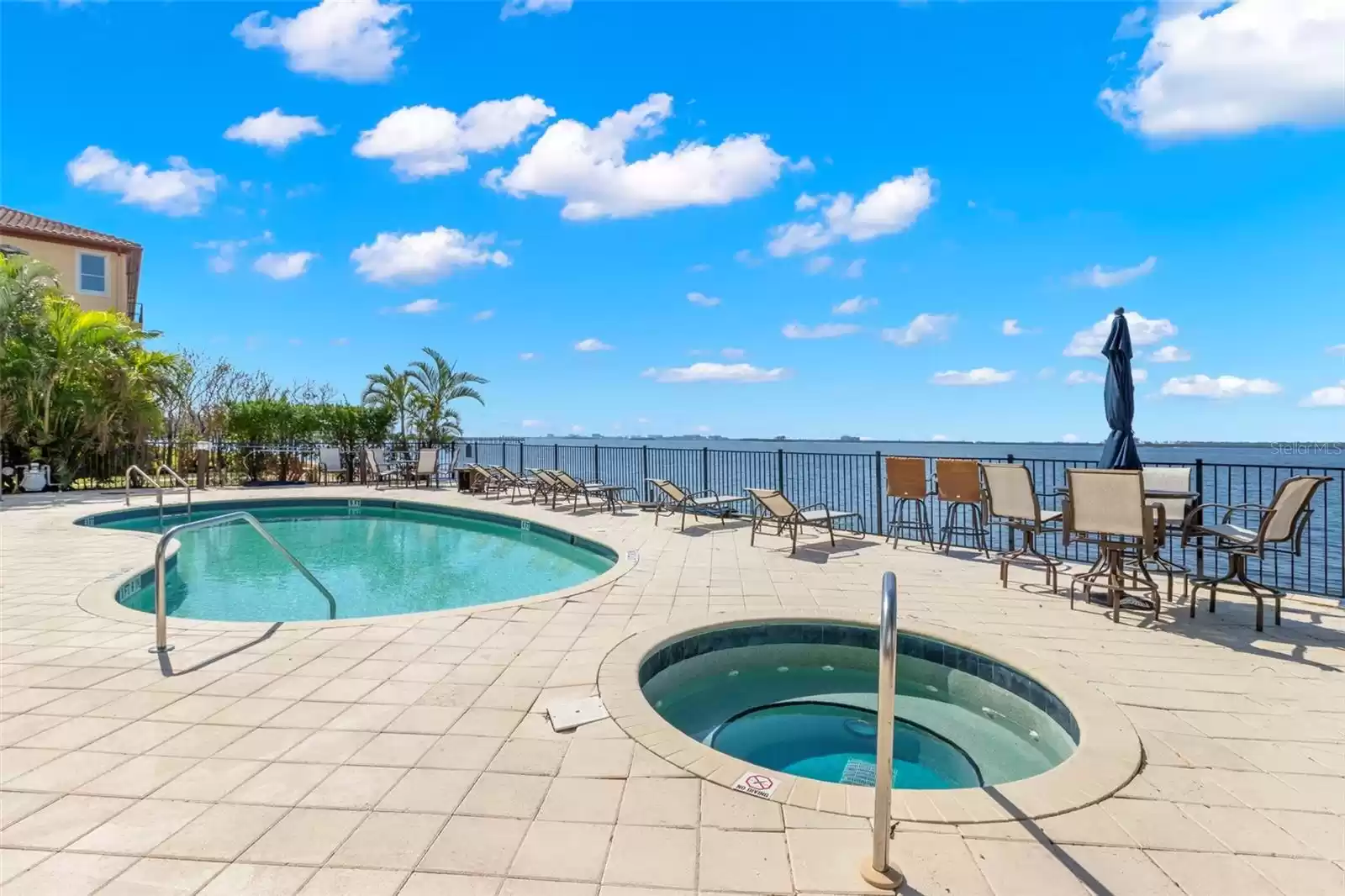 1340 BAYSHORE BOULEVARD, DUNEDIN, Florida 34698, 3 Bedrooms Bedrooms, ,2 BathroomsBathrooms,Residential,For Sale,BAYSHORE,0,MFRU8249995