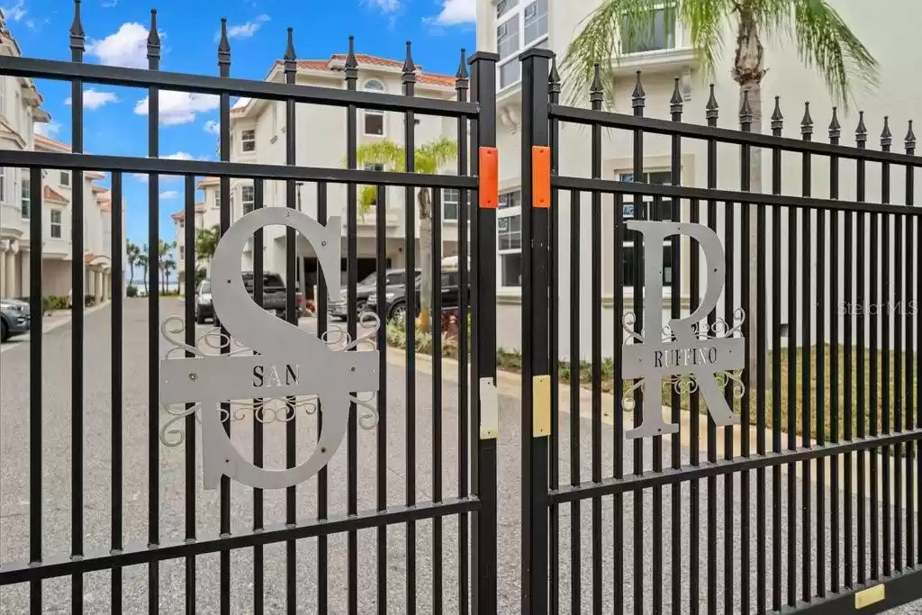 1340 BAYSHORE BOULEVARD, DUNEDIN, Florida 34698, 3 Bedrooms Bedrooms, ,2 BathroomsBathrooms,Residential,For Sale,BAYSHORE,0,MFRU8249995