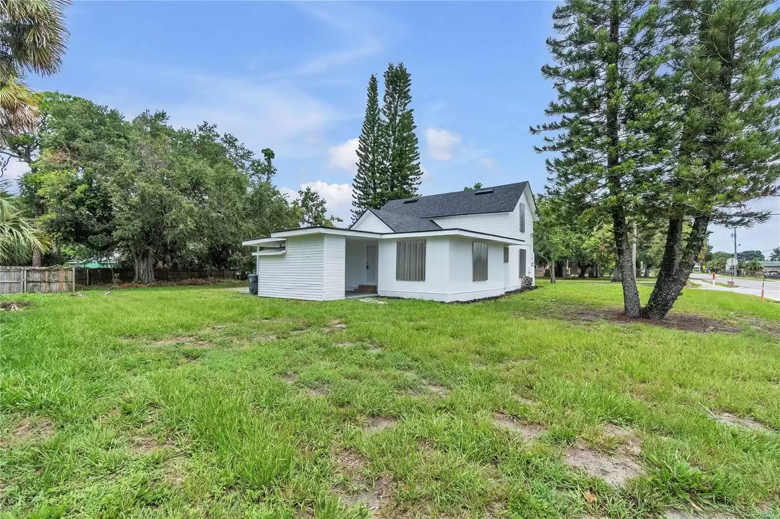 1005 MAIN STREET, TITUSVILLE, Florida 32796, 3 Bedrooms Bedrooms, ,3 BathroomsBathrooms,Residential Lease,For Rent,MAIN,MFRO6223333