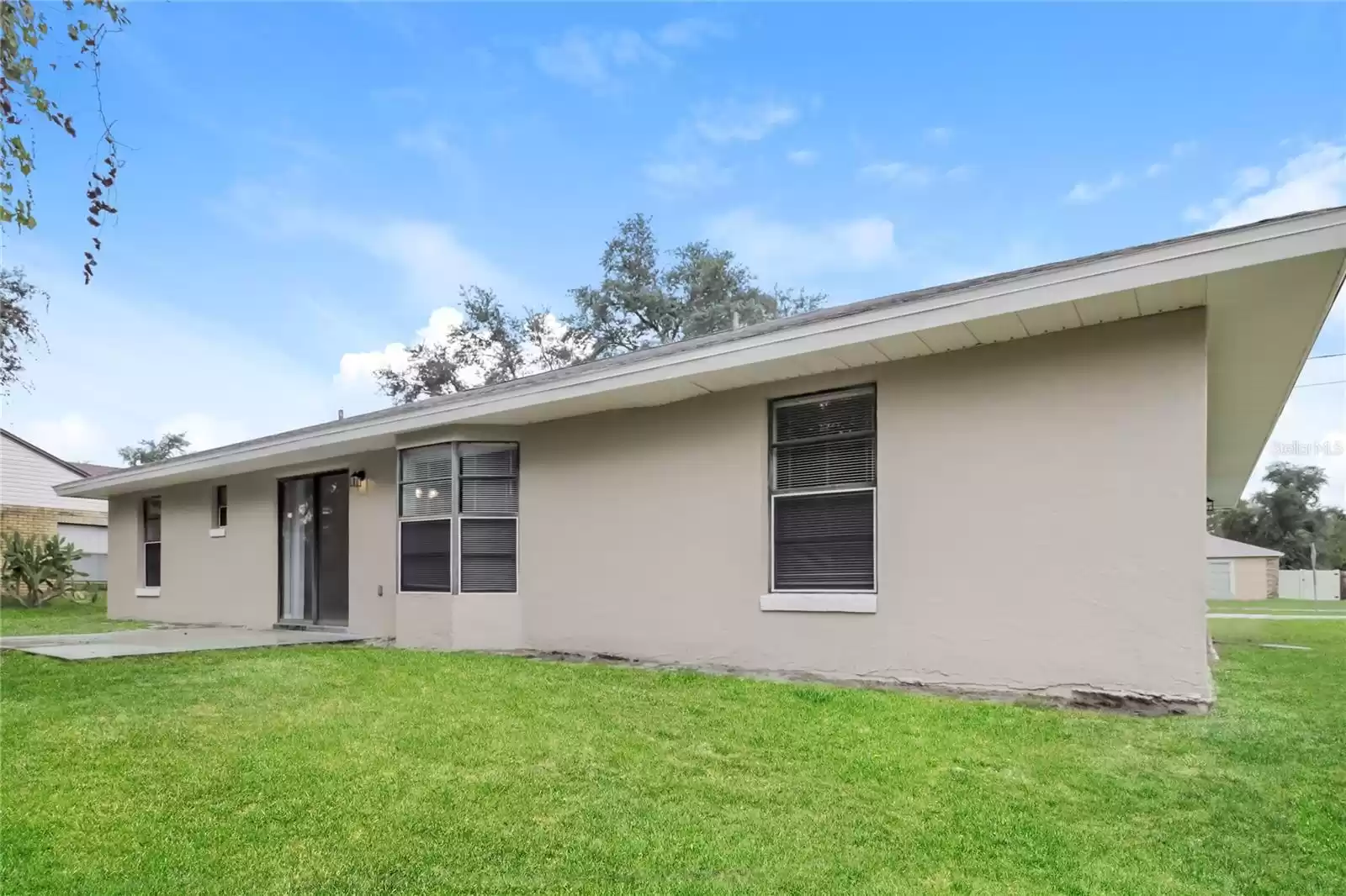 2583 HILLVIEW CIRCLE, DELTONA, Florida 32725, 3 Bedrooms Bedrooms, ,2 BathroomsBathrooms,Residential Lease,For Rent,HILLVIEW,MFRO6223352