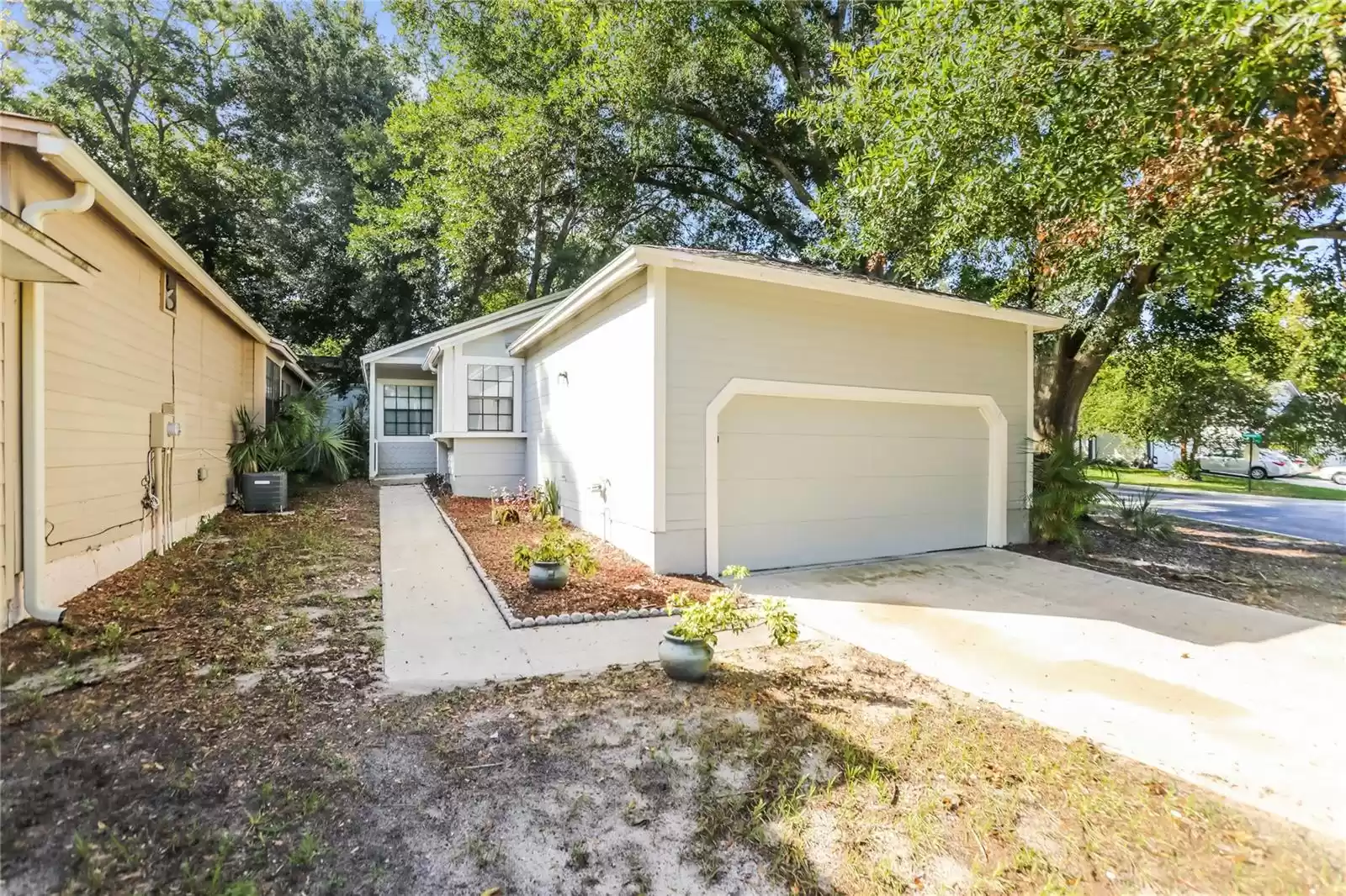 548 PORTLAND CIRCLE, APOPKA, Florida 32703, 4 Bedrooms Bedrooms, ,2 BathroomsBathrooms,Residential Lease,For Rent,PORTLAND,MFRO6223354