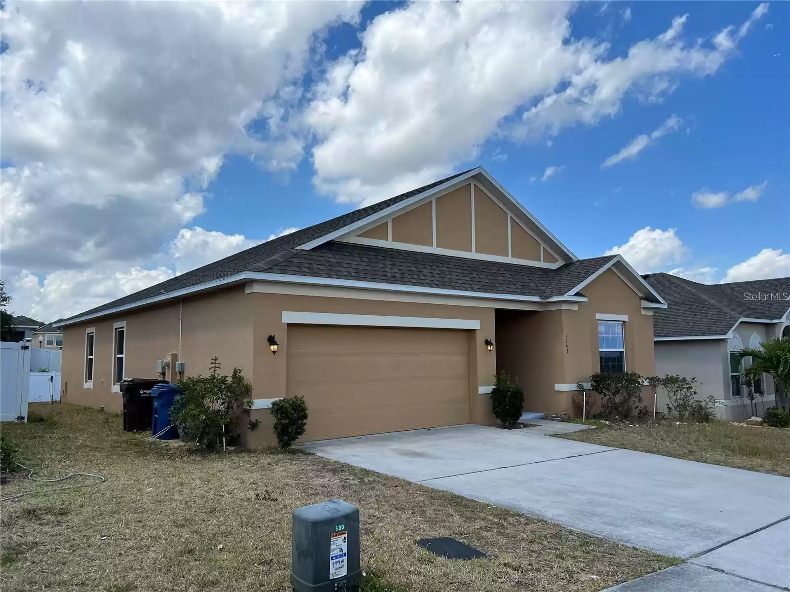 1042 SUFFRAGETTE CIRCLE, HAINES CITY, Florida 33844, 3 Bedrooms Bedrooms, ,2 BathroomsBathrooms,Residential Lease,For Rent,SUFFRAGETTE,MFRO6222403