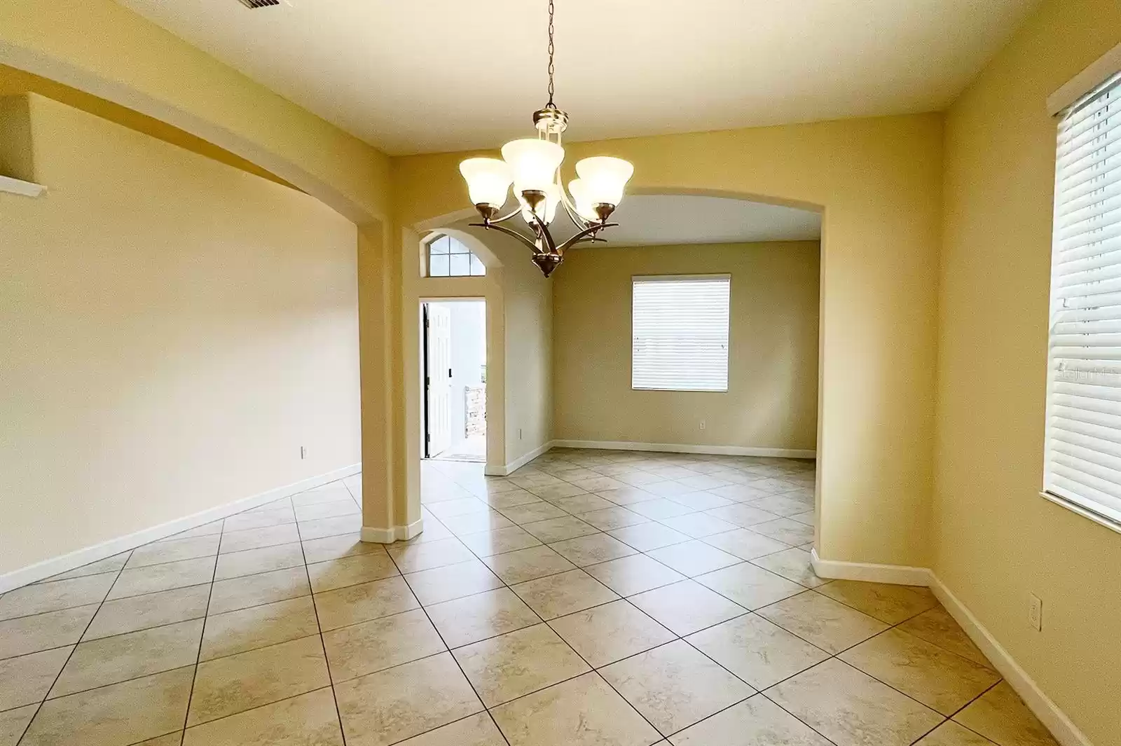 1604 THETFORD CIRCLE, ORLANDO, Florida 32824, 6 Bedrooms Bedrooms, ,3 BathroomsBathrooms,Residential Lease,For Rent,THETFORD,MFRS5104603