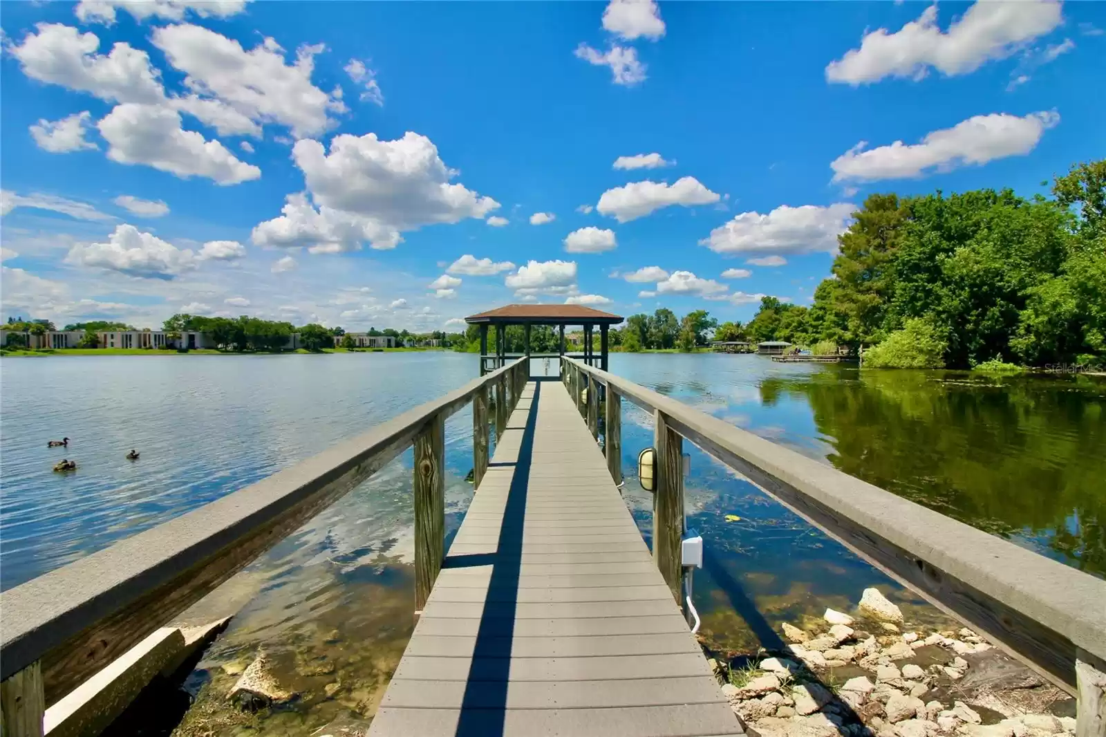 GAZEBO ON LAKE ORIENTA