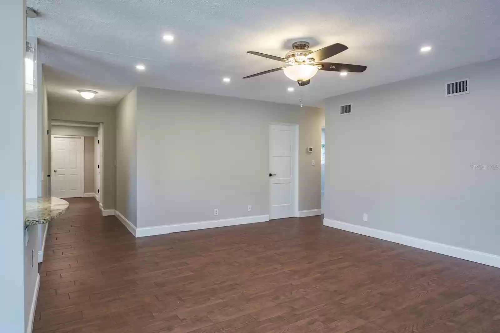 1543 DELAWARE AVENUE, SAINT PETERSBURG, Florida 33703, 3 Bedrooms Bedrooms, ,2 BathroomsBathrooms,Residential Lease,For Rent,DELAWARE,MFRU8250801