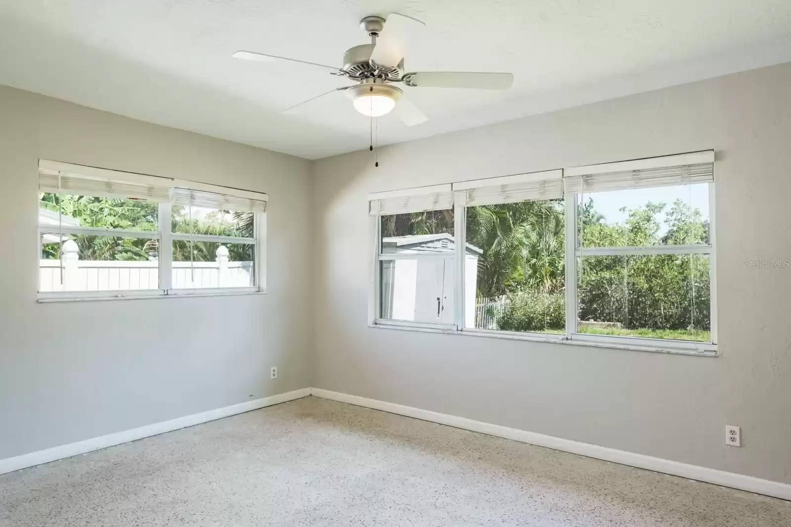 1543 DELAWARE AVENUE, SAINT PETERSBURG, Florida 33703, 3 Bedrooms Bedrooms, ,2 BathroomsBathrooms,Residential Lease,For Rent,DELAWARE,MFRU8250801