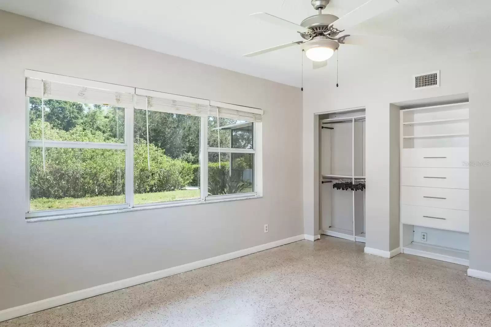 1543 DELAWARE AVENUE, SAINT PETERSBURG, Florida 33703, 3 Bedrooms Bedrooms, ,2 BathroomsBathrooms,Residential Lease,For Rent,DELAWARE,MFRU8250801