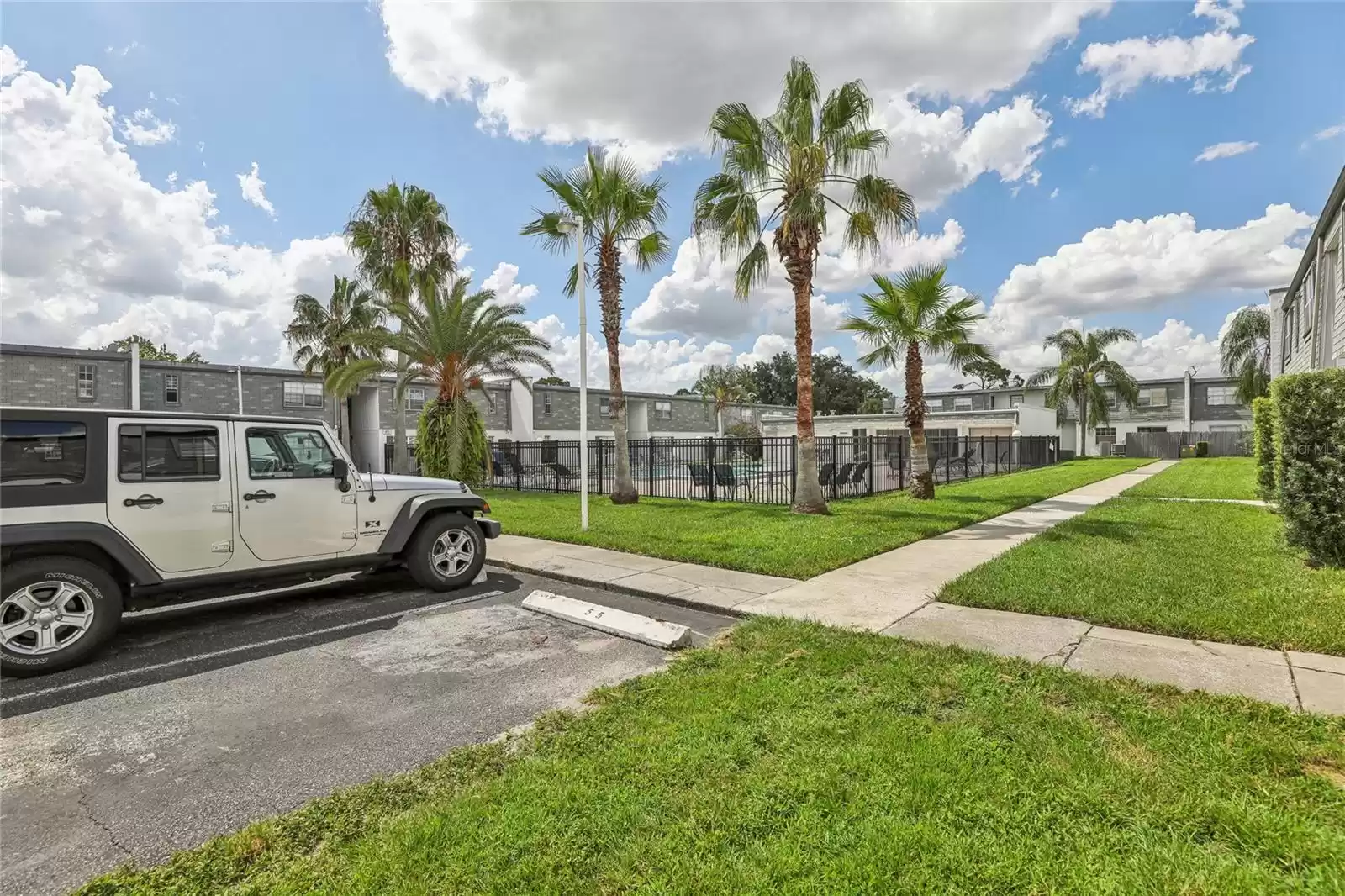 1000 SEMORAN BOULEVARD, WINTER PARK, Florida 32792, 2 Bedrooms Bedrooms, ,2 BathroomsBathrooms,Residential,For Sale,SEMORAN,MFRO6225257