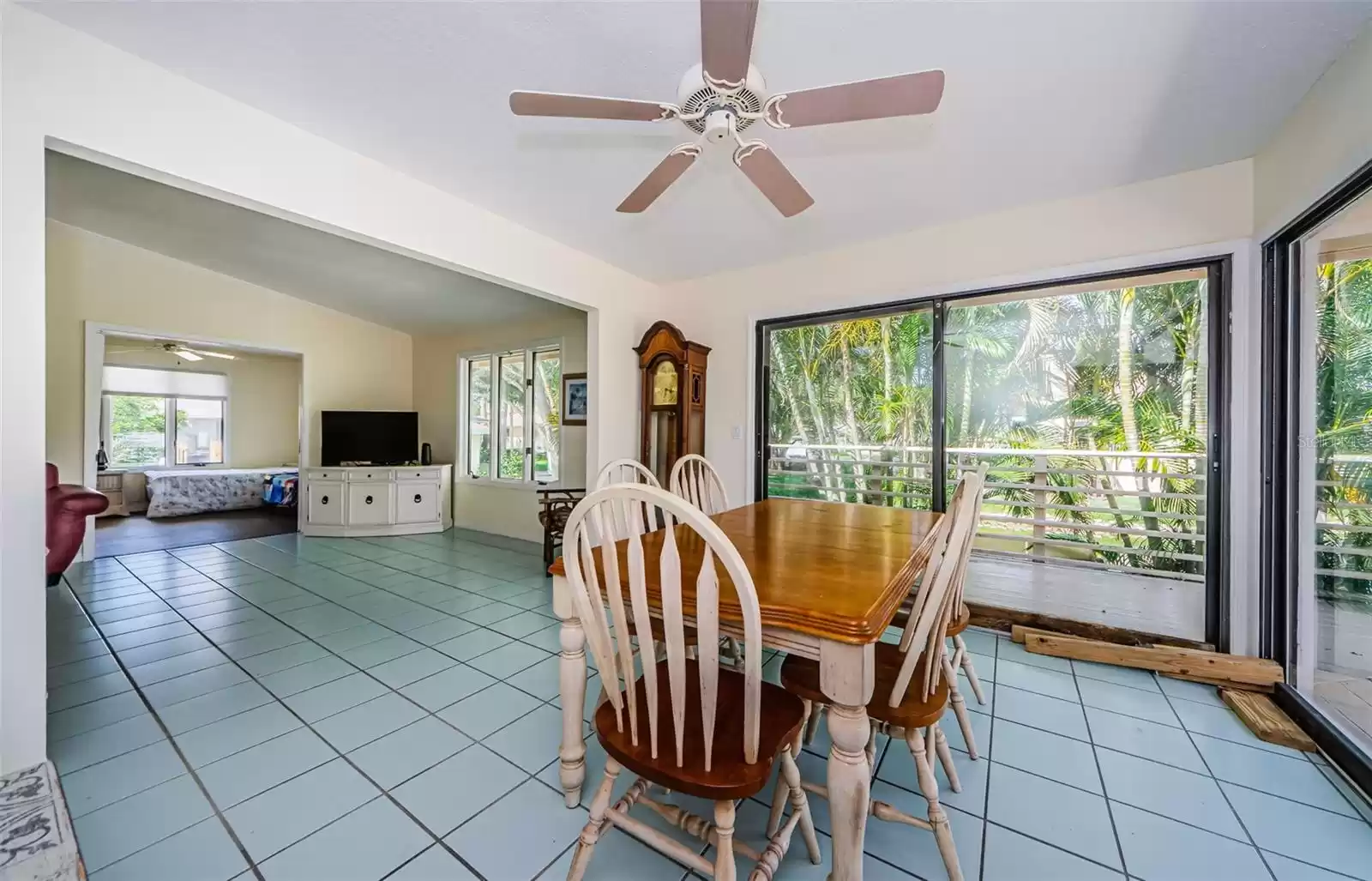1008 Caravel Ct, Tarpon Springs, Florida 34689, 3 Bedrooms Bedrooms, ,2 BathroomsBathrooms,Residential,For Sale,CARAVEL,U8250981