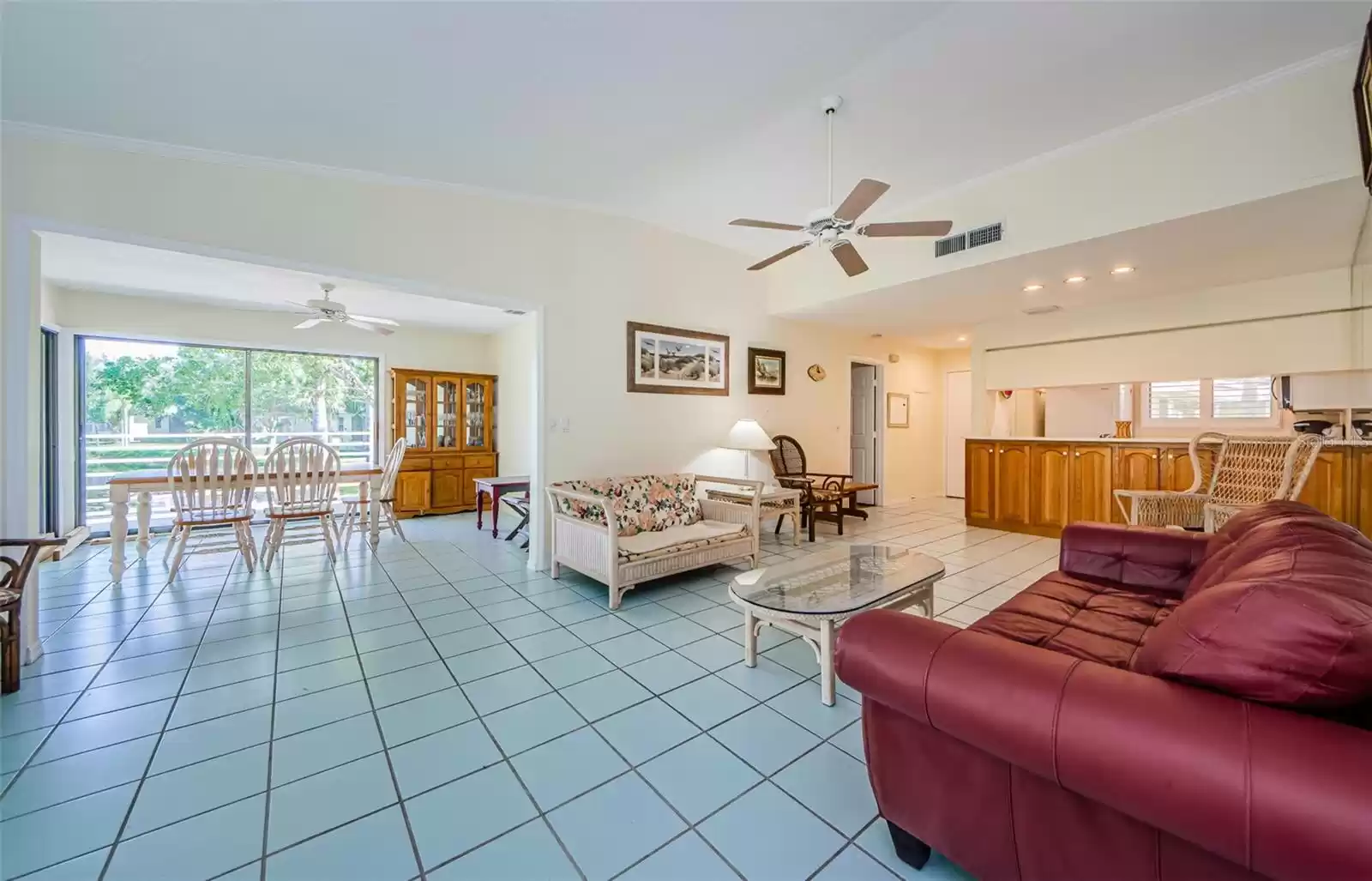 1008 Caravel Ct, Tarpon Springs, Florida 34689, 3 Bedrooms Bedrooms, ,2 BathroomsBathrooms,Residential,For Sale,CARAVEL,U8250981