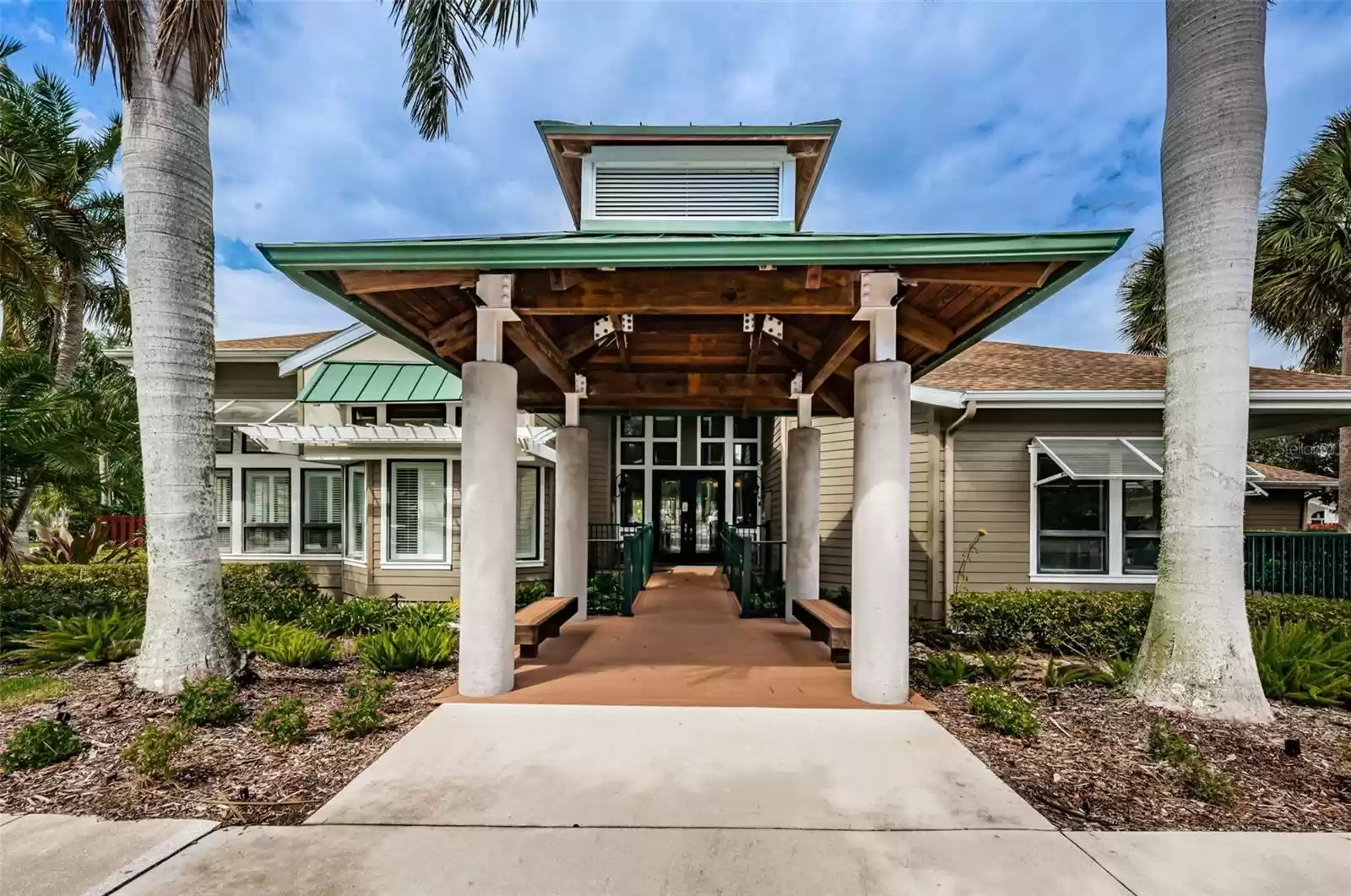 1008 Caravel Ct, Tarpon Springs, Florida 34689, 3 Bedrooms Bedrooms, ,2 BathroomsBathrooms,Residential,For Sale,CARAVEL,U8250981
