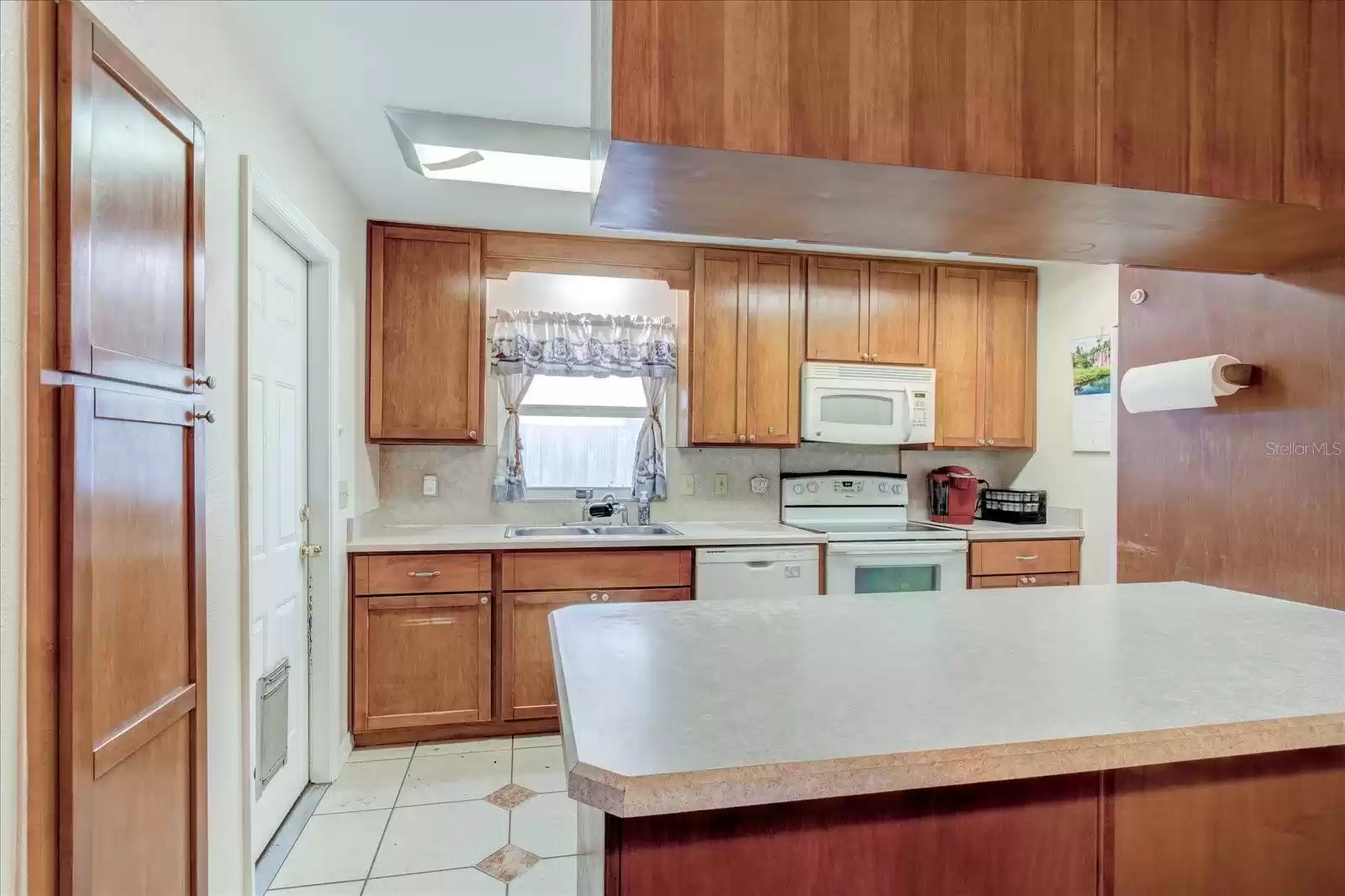 Built in Pantry and Breakfast Bar