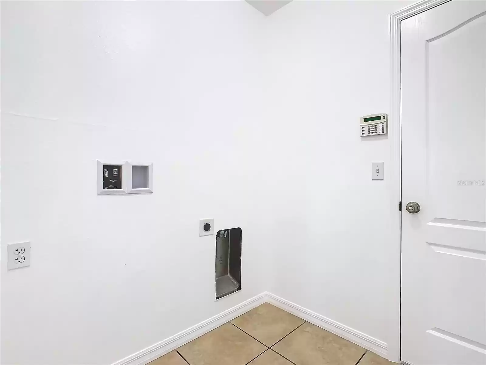 1875 MONTE CRISTO LANE, KISSIMMEE, Florida 34758, 4 Bedrooms Bedrooms, ,2 BathroomsBathrooms,Residential,For Sale,MONTE CRISTO,0,MFRT3539173