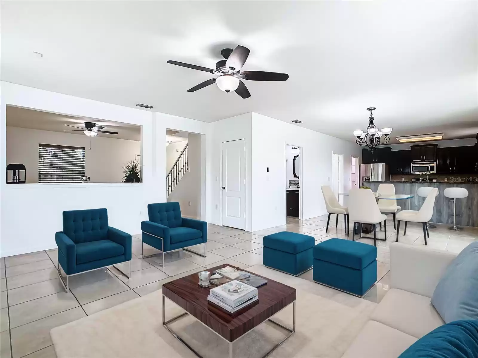 Staged Living / Dinning Room