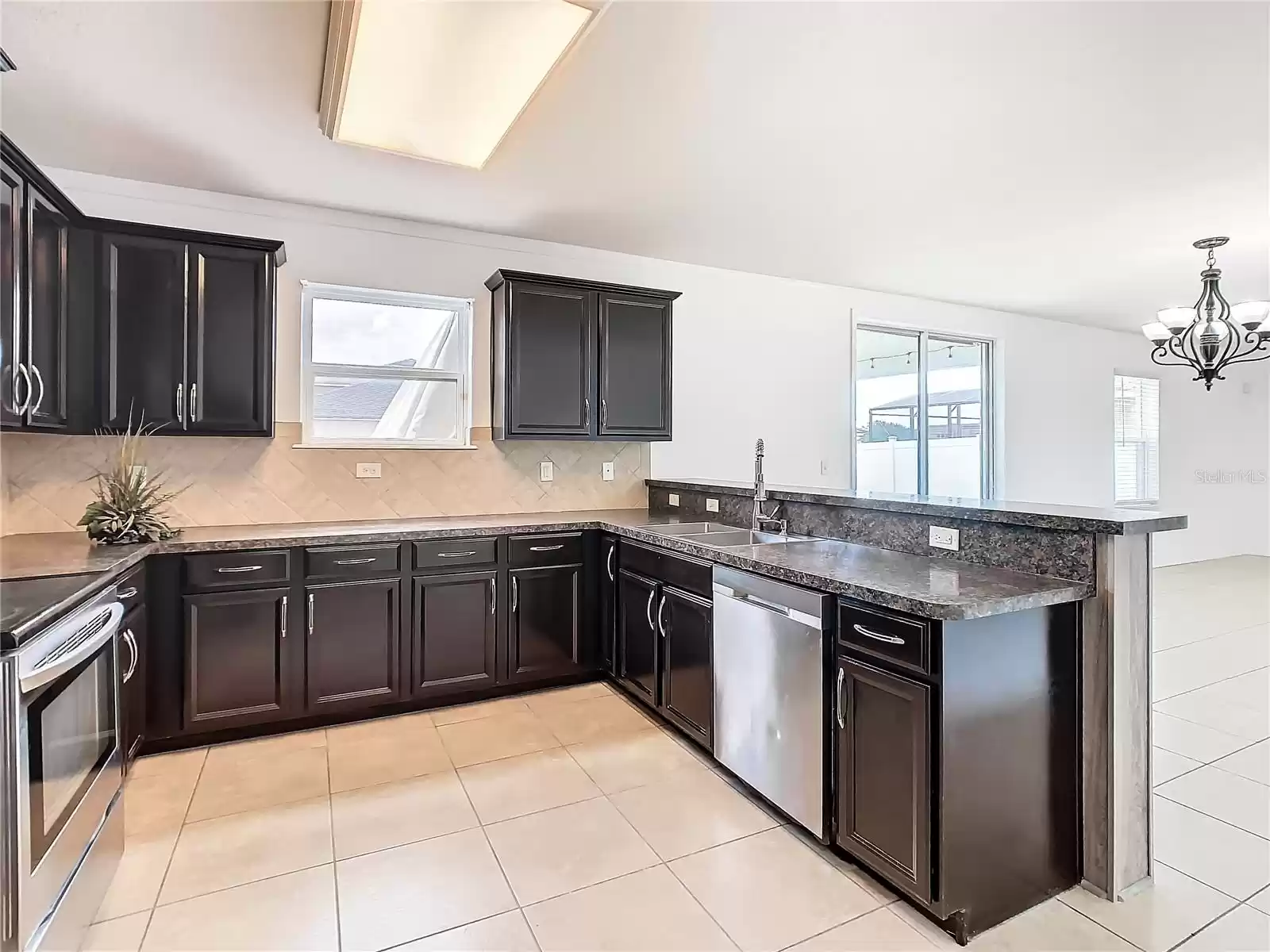 1875 MONTE CRISTO LANE, KISSIMMEE, Florida 34758, 4 Bedrooms Bedrooms, ,2 BathroomsBathrooms,Residential,For Sale,MONTE CRISTO,0,MFRT3539173