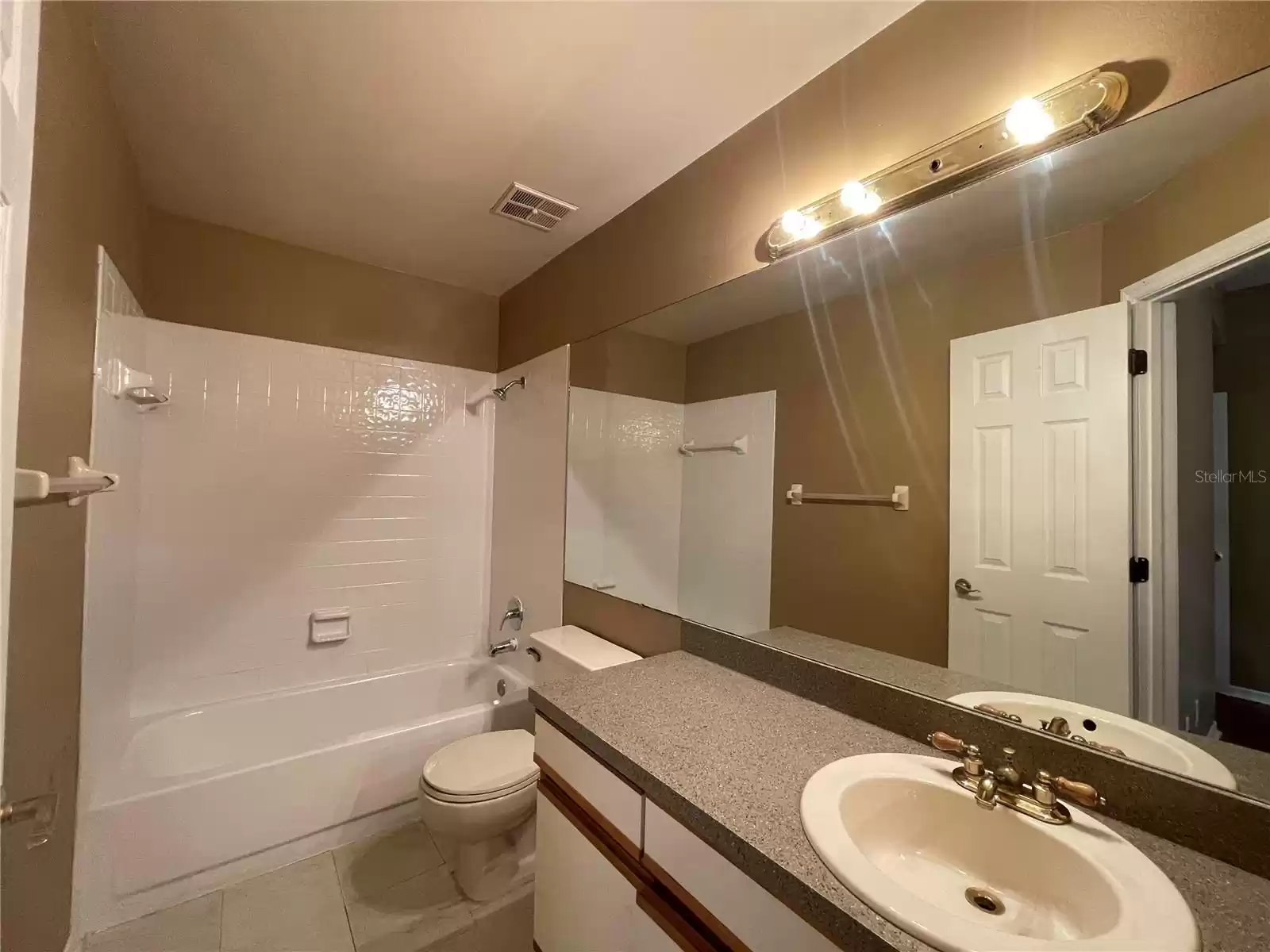 650 YOUNGSTOWN PARKWAY, ALTAMONTE SPRINGS, Florida 32714, 3 Bedrooms Bedrooms, ,2 BathroomsBathrooms,Residential Lease,For Rent,YOUNGSTOWN,MFRO6225881