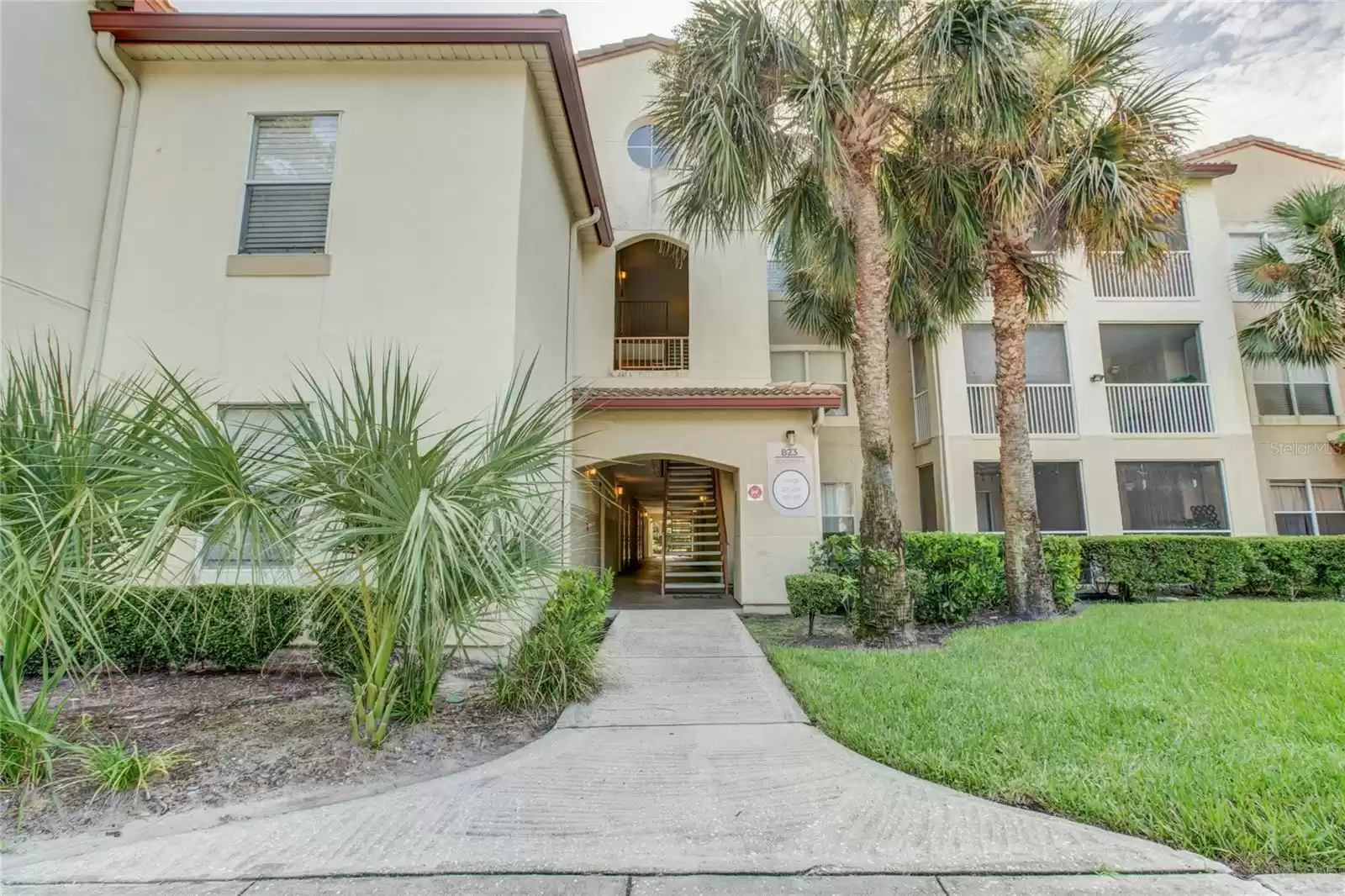 823 CAMARGO WAY, ALTAMONTE SPRINGS, Florida 32714, 2 Bedrooms Bedrooms, ,2 BathroomsBathrooms,Residential,For Sale,CAMARGO,MFRO6226743