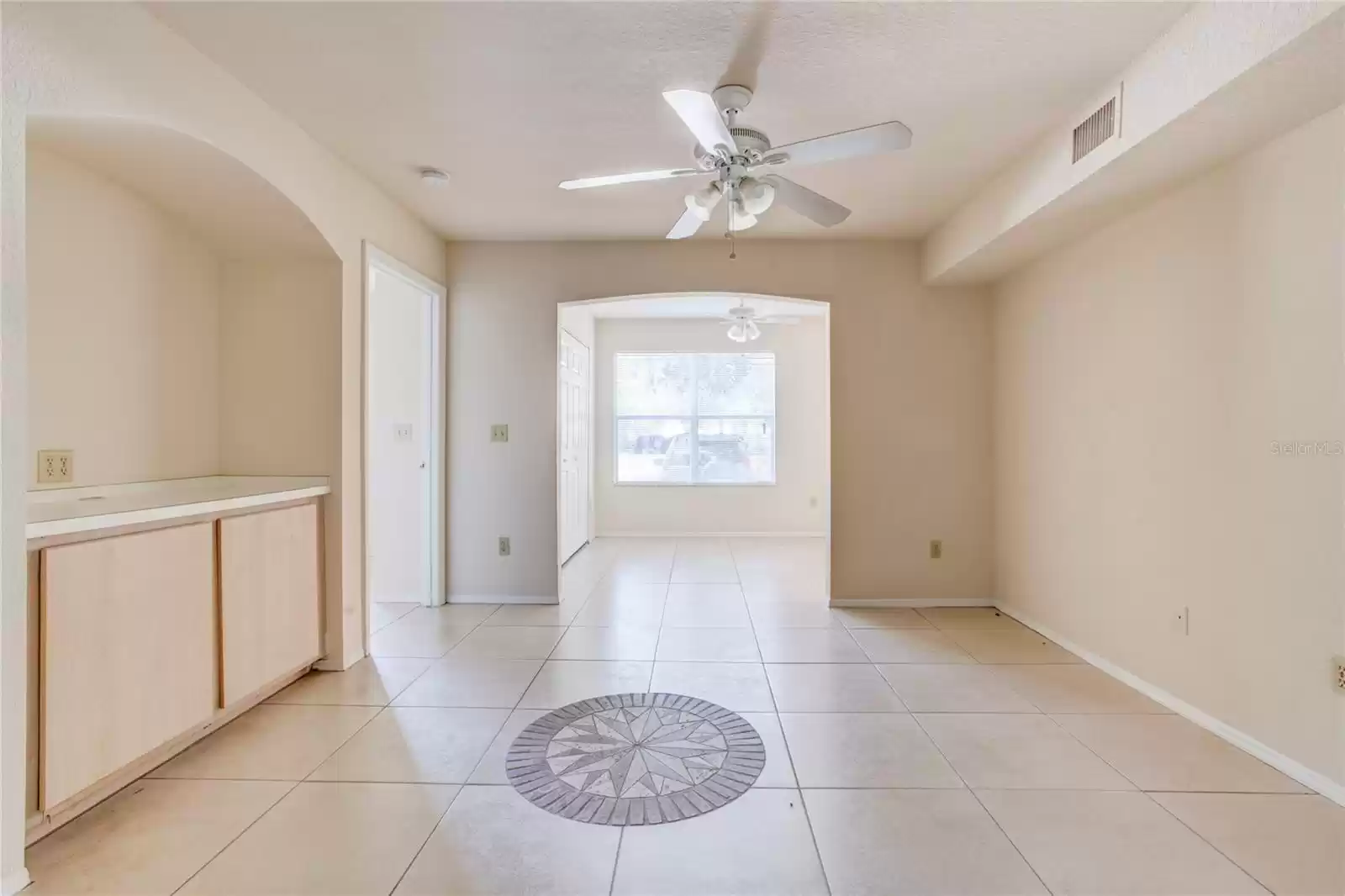 823 CAMARGO WAY, ALTAMONTE SPRINGS, Florida 32714, 2 Bedrooms Bedrooms, ,2 BathroomsBathrooms,Residential,For Sale,CAMARGO,MFRO6226743