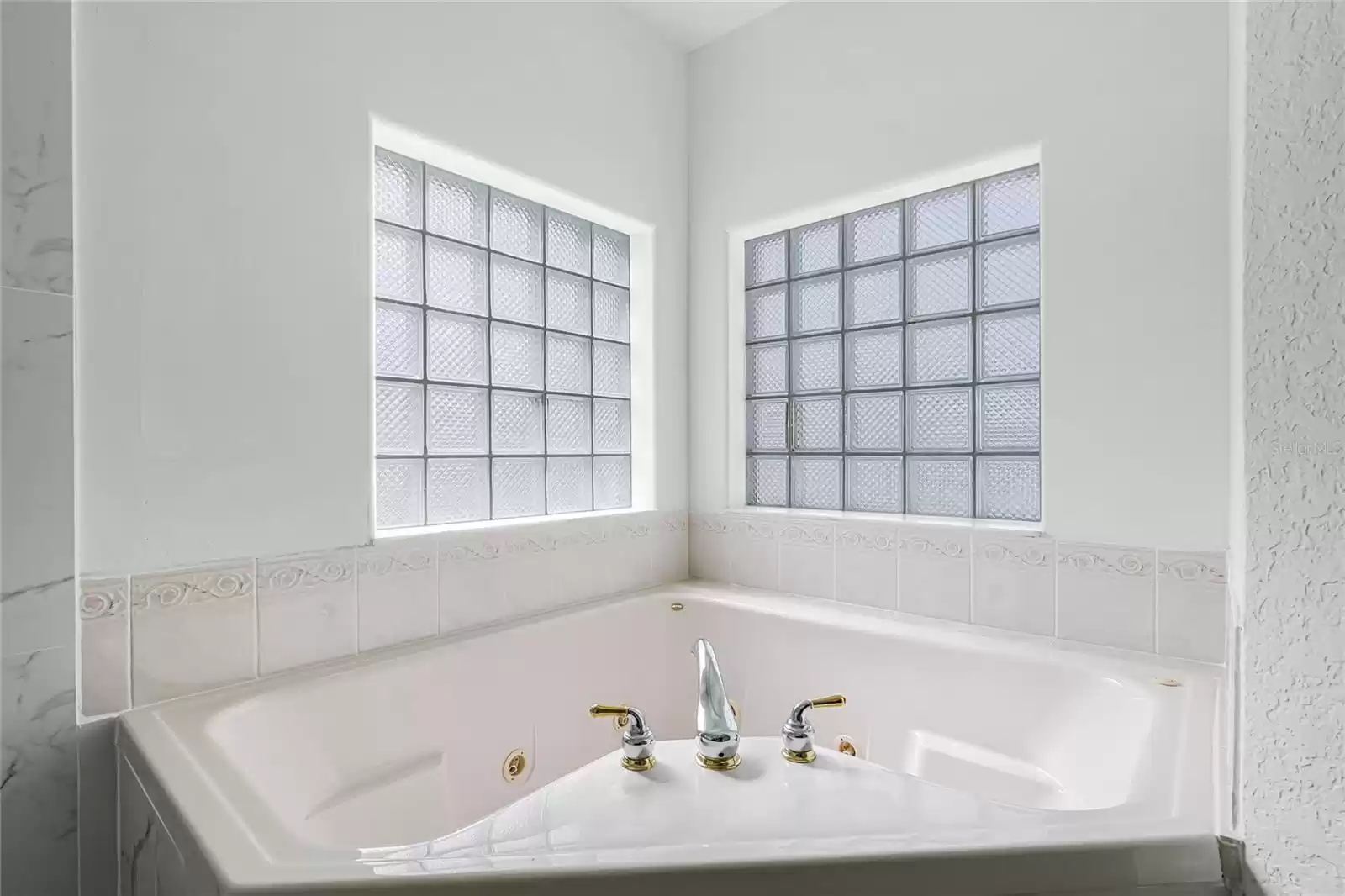 Primary Bath with Bath Tub