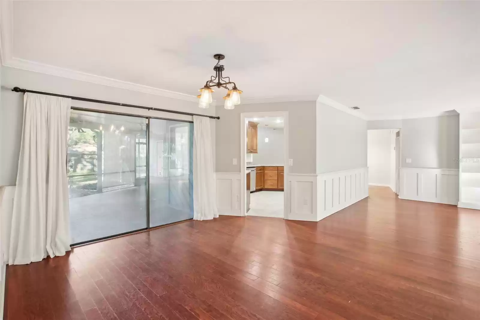 Dining room at entrance
