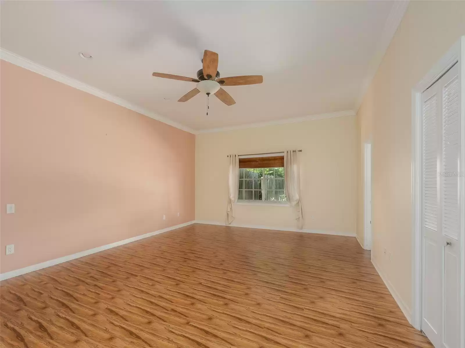 Spacious primary bedroom.