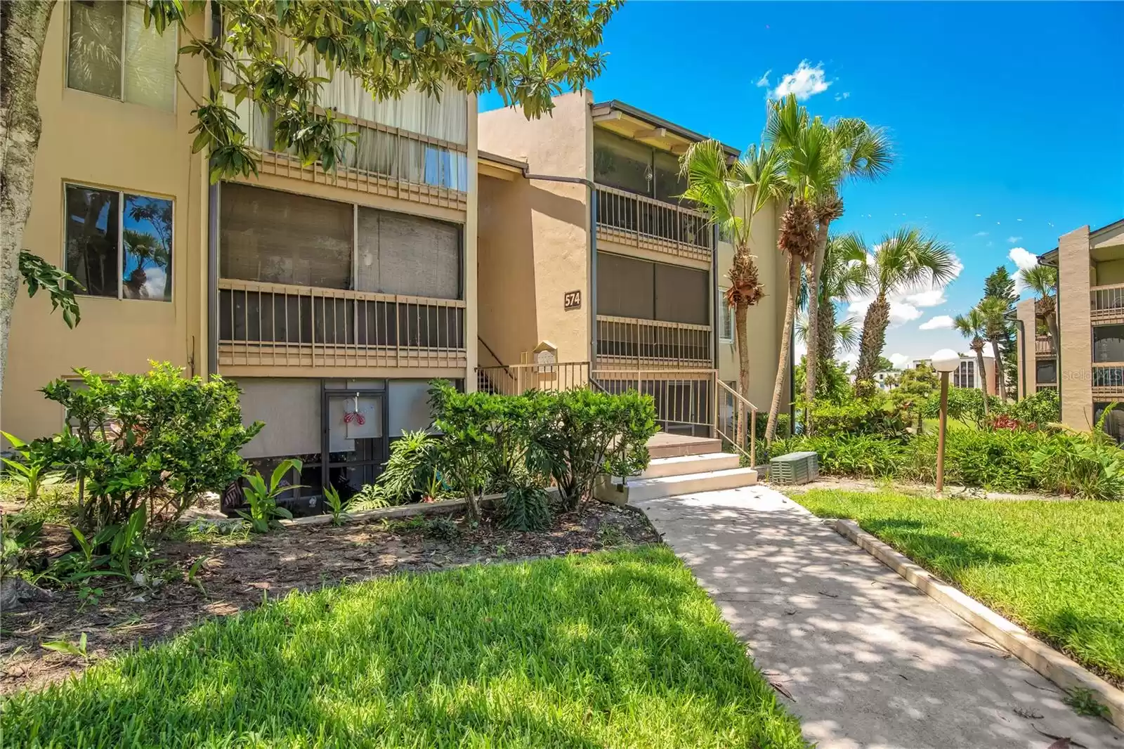 574 ORANGE DRIVE, ALTAMONTE SPRINGS, Florida 32701, 1 Bedroom Bedrooms, ,1 BathroomBathrooms,Residential,For Sale,ORANGE,MFRO6218380